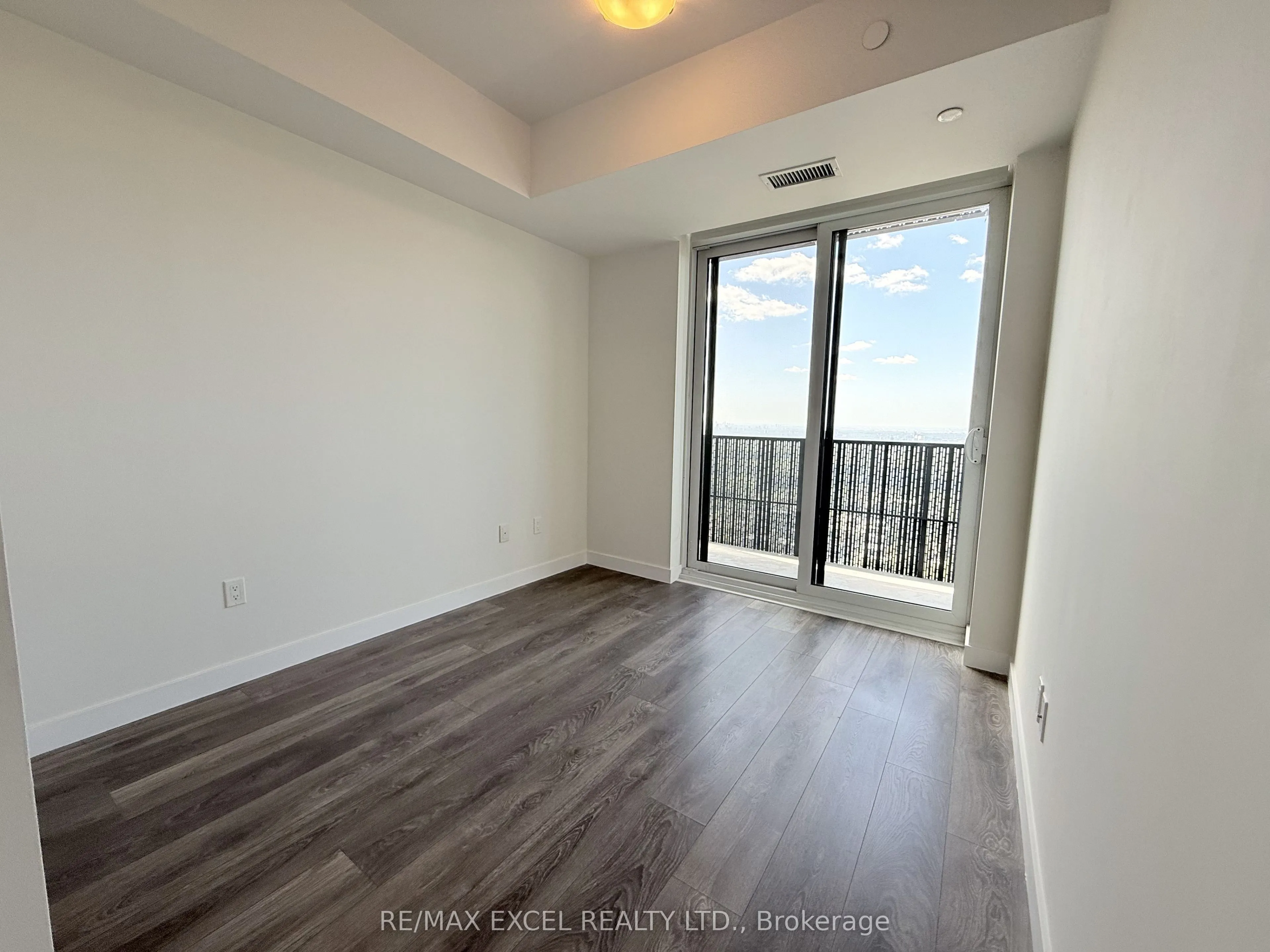 8 Eglinton Avenue E #5603