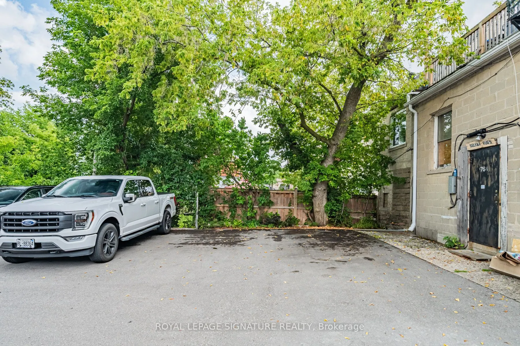1762-1764 Avenue Road