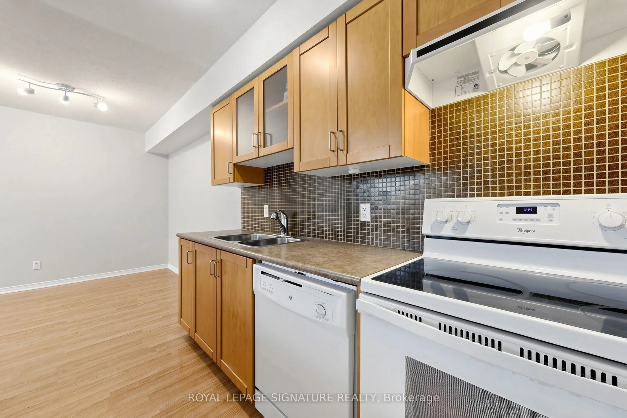 50 Western Battery Road #929