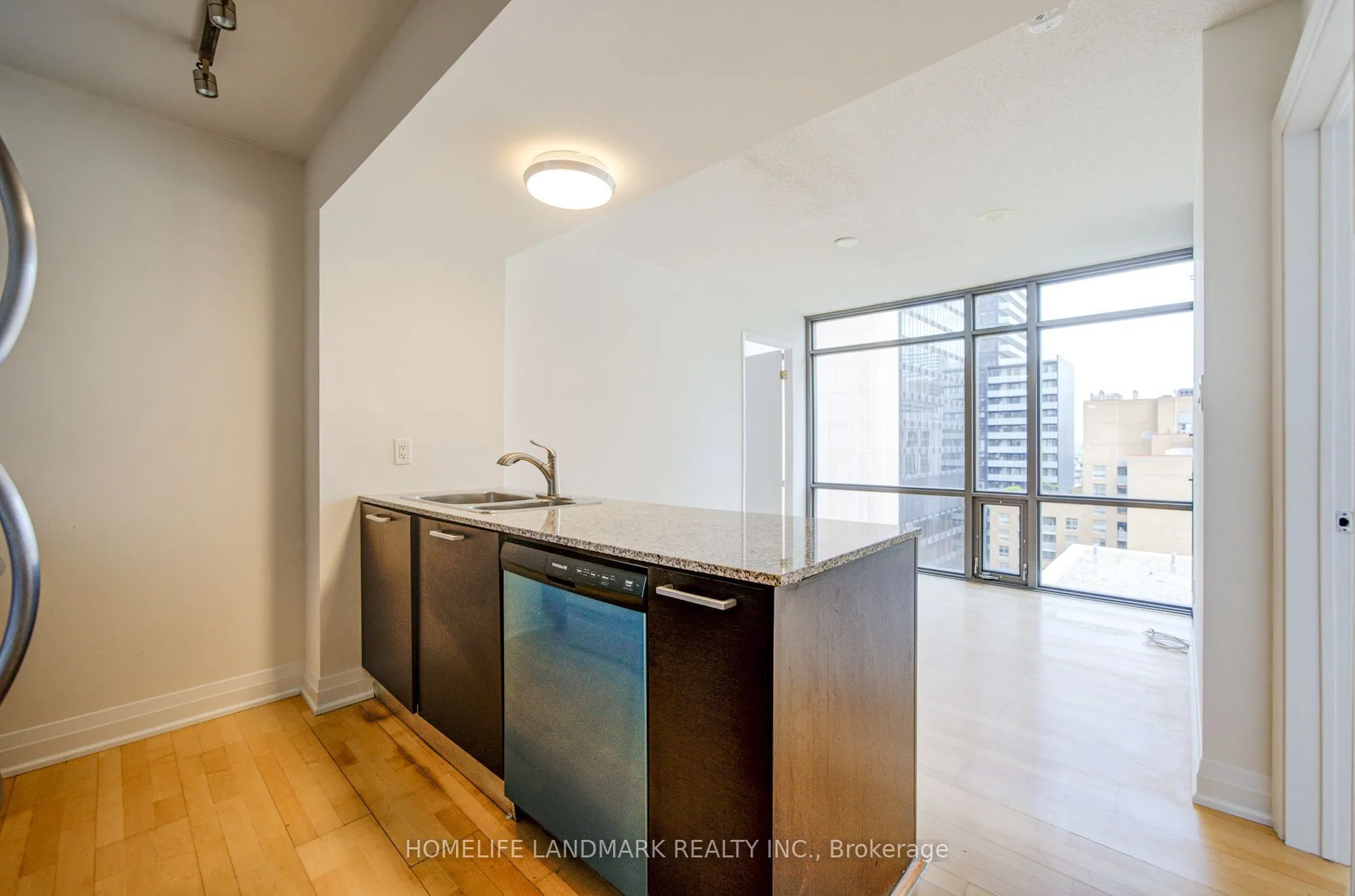 38 Grenville Street #1508