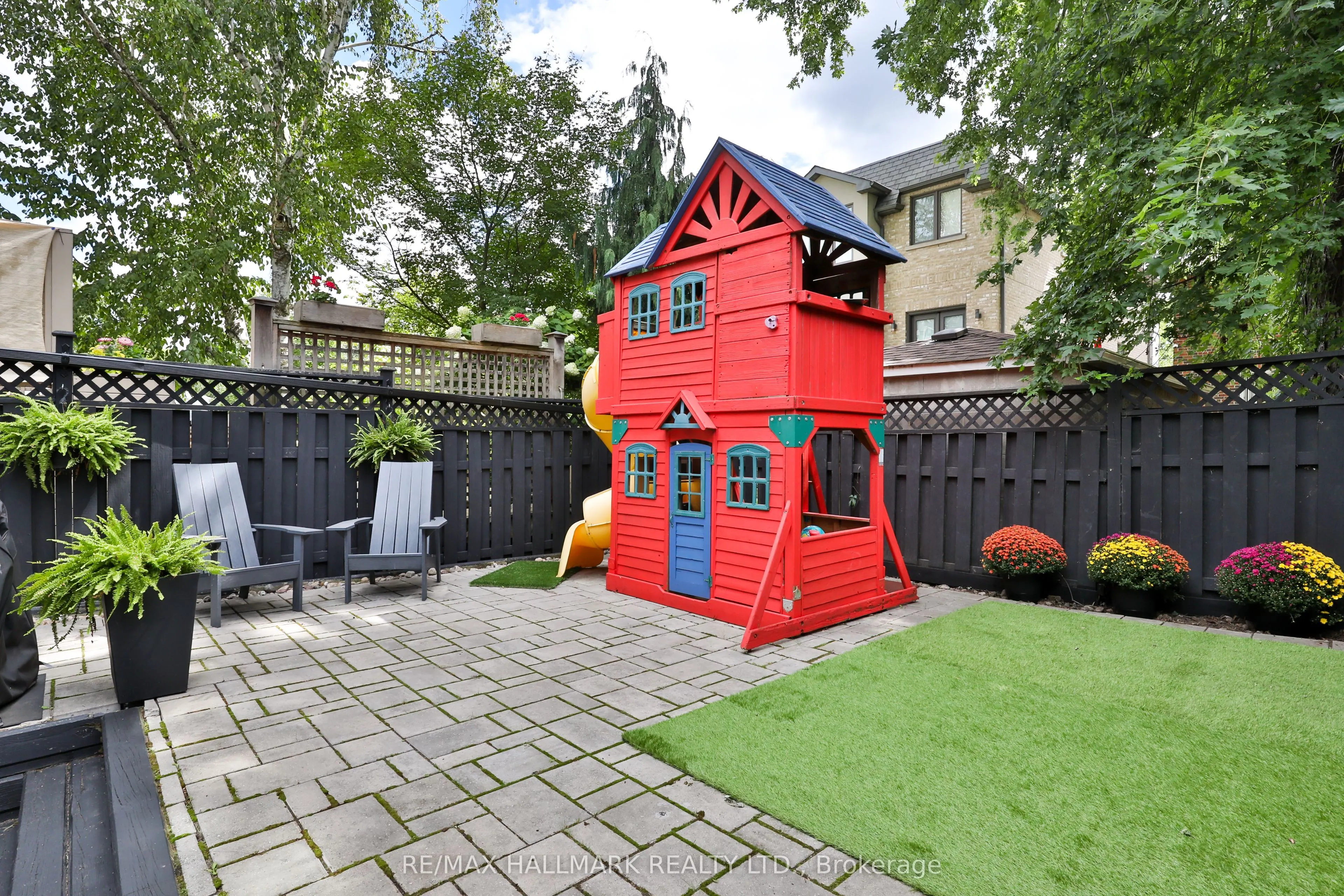 163 Roe Avenue