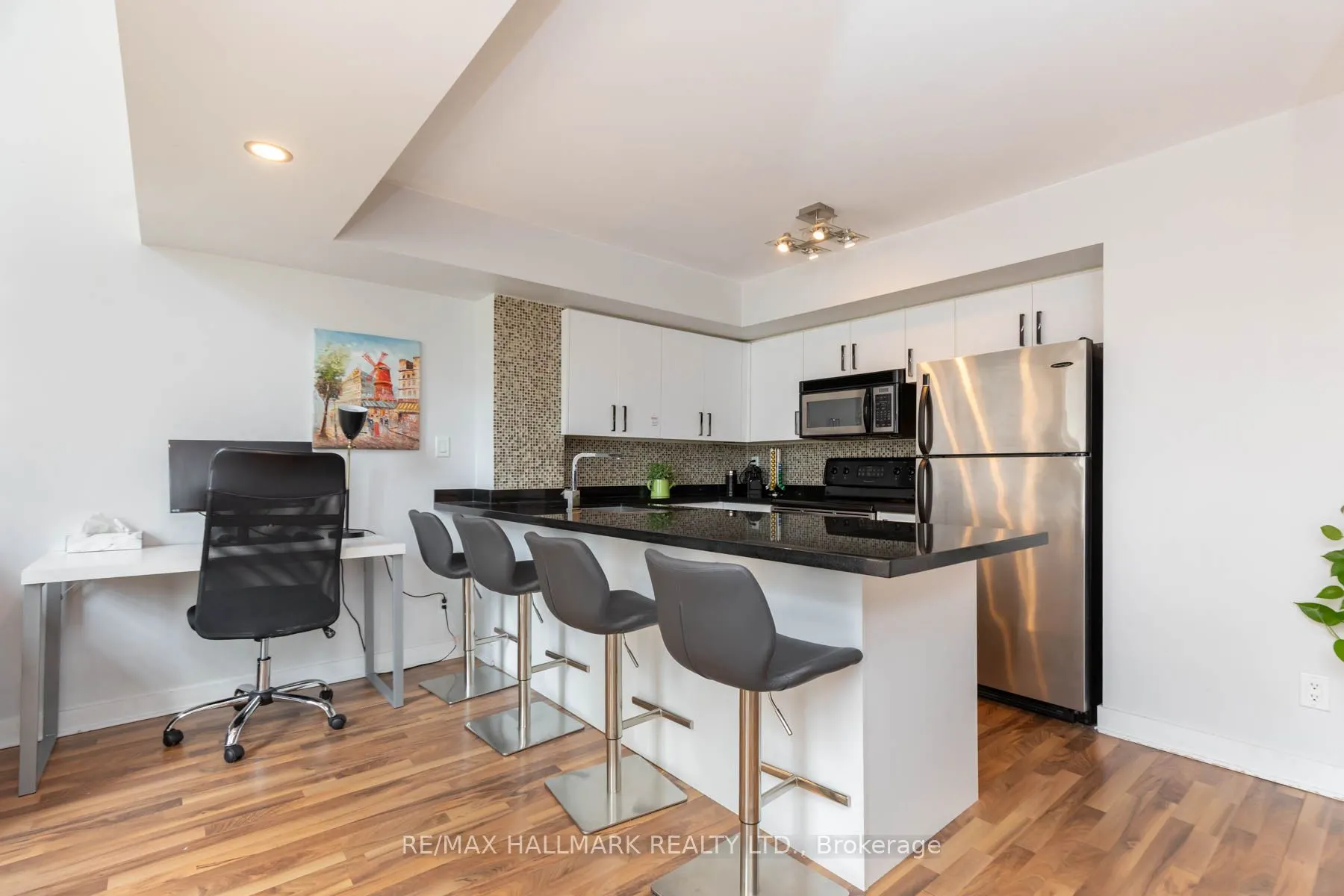 21 Earl Street #314
