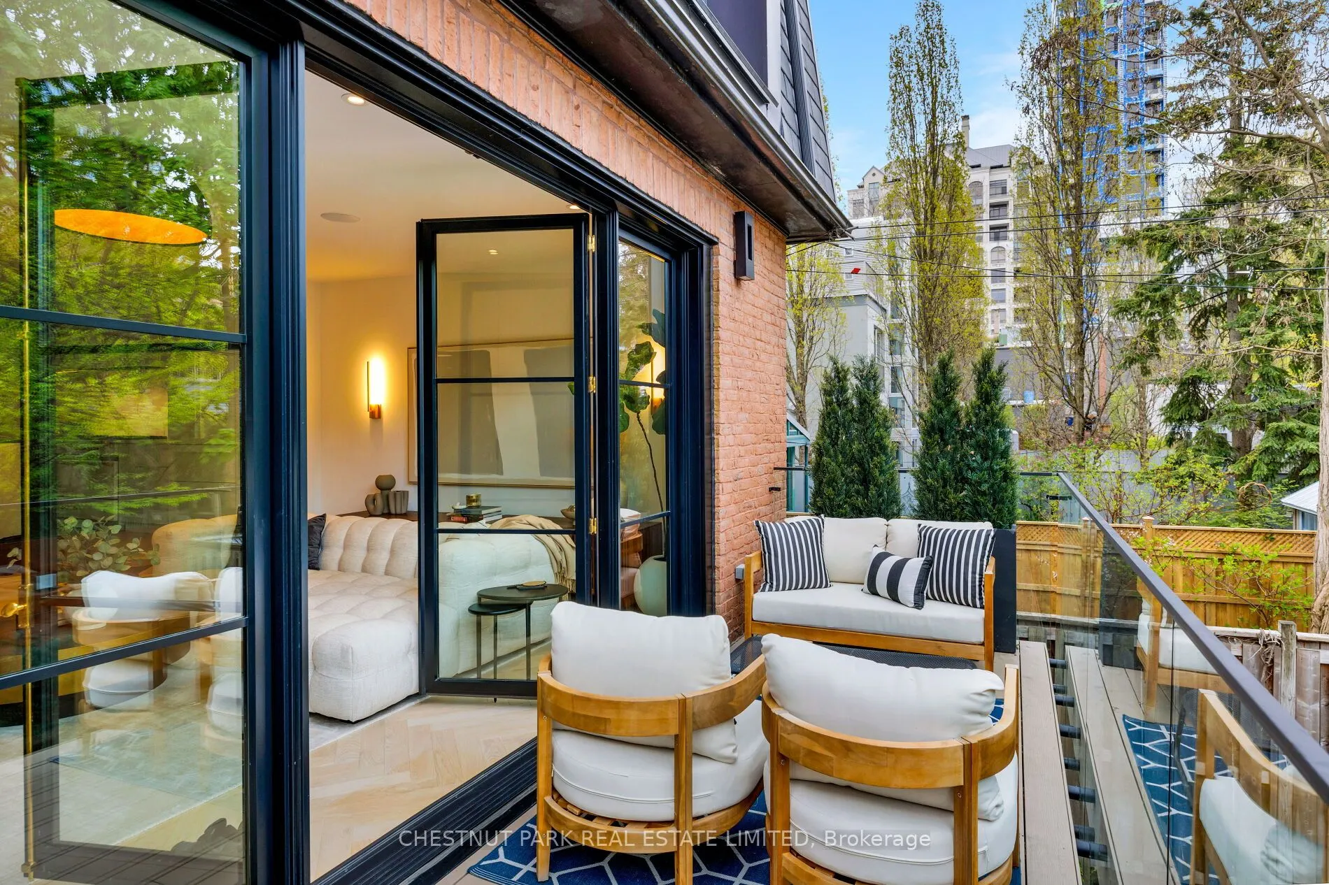 27 Boswell Avenue