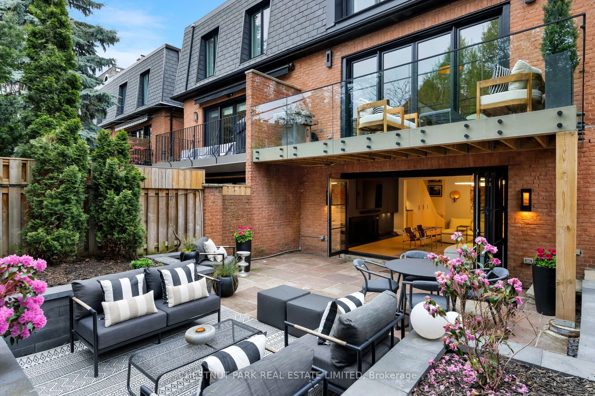 27 Boswell Avenue
