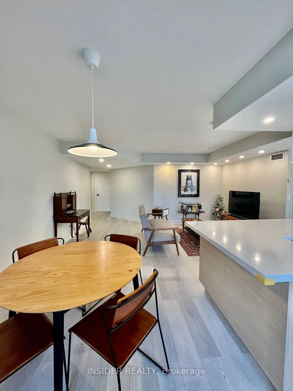 2 Rean Drive #1612