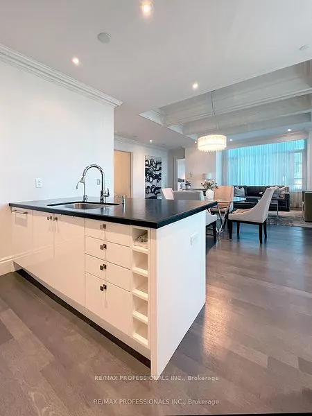 311 Bay Street #4803