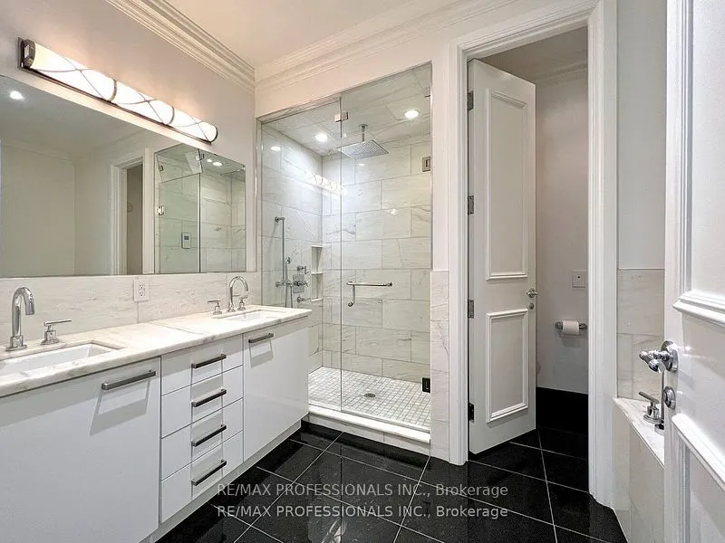 311 Bay Street #4803