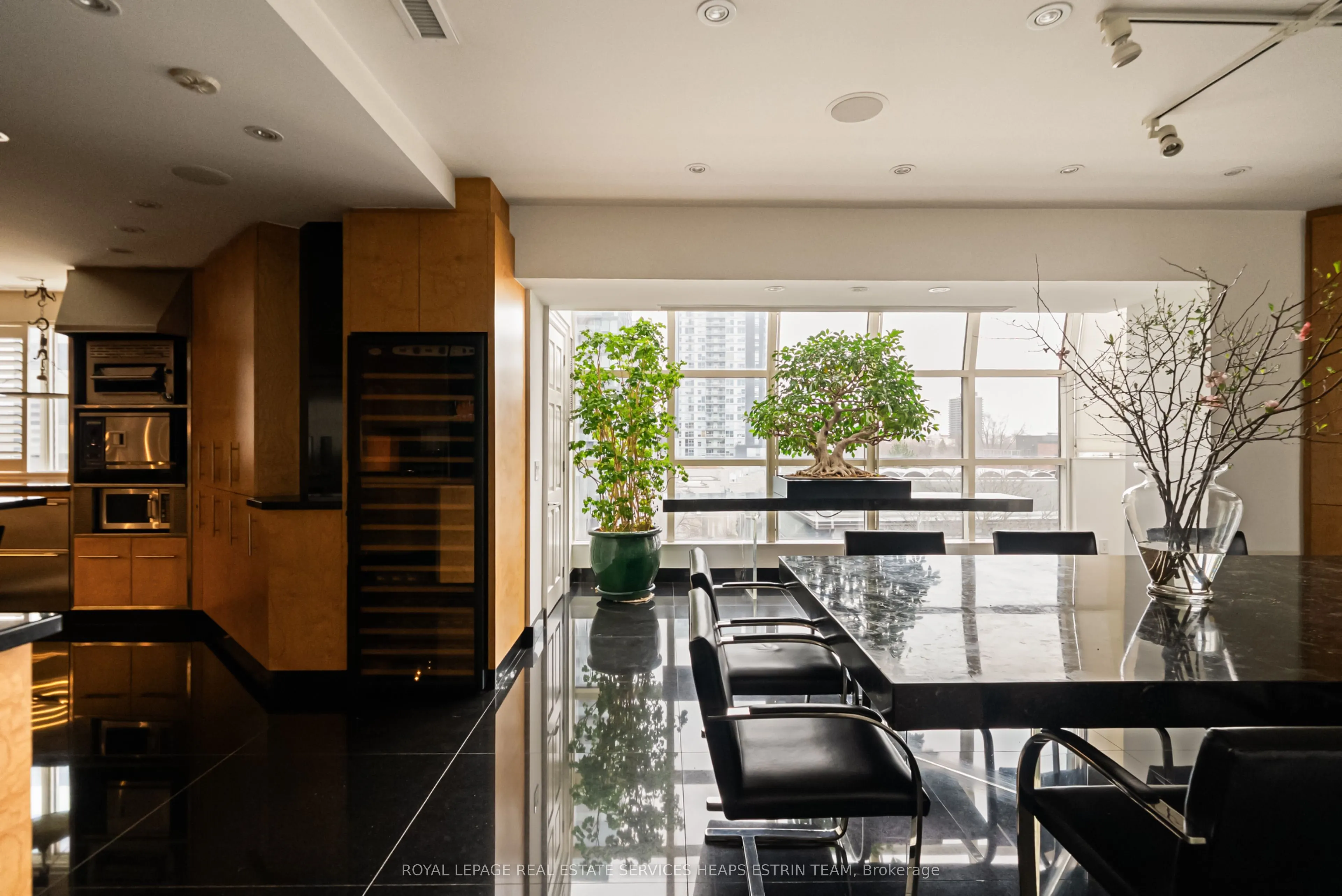 2 Lynwood Avenue #PH1