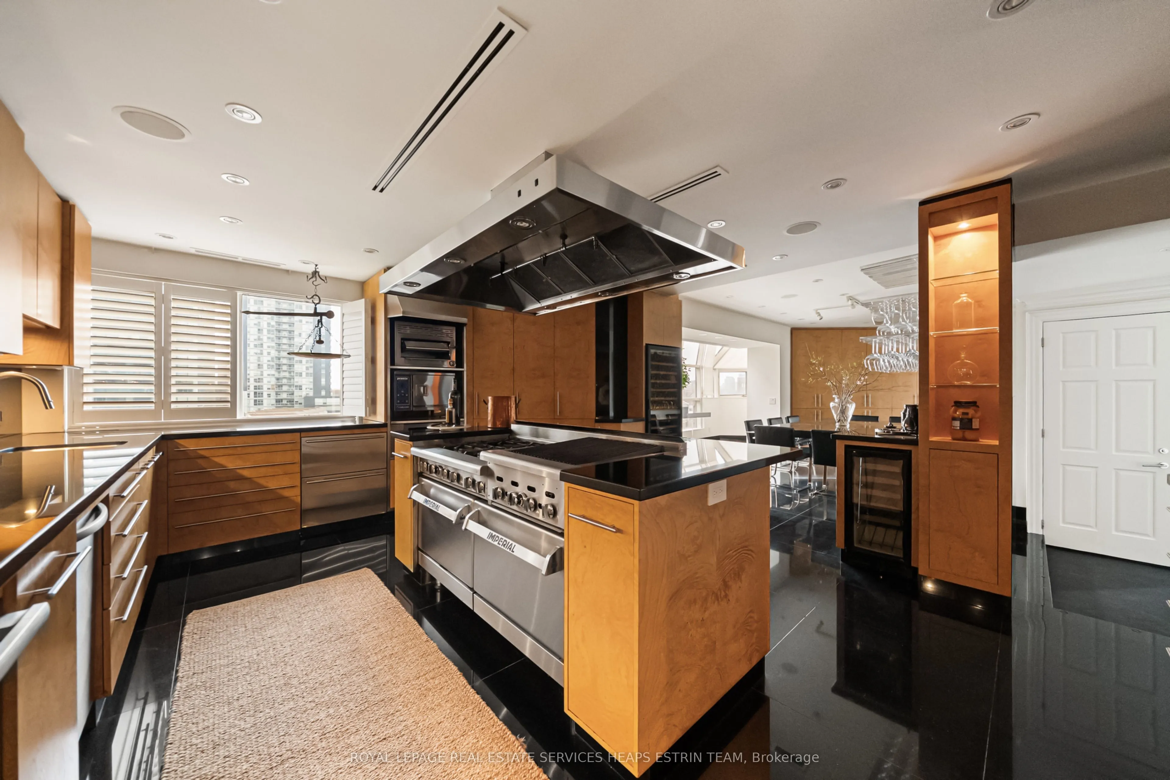2 Lynwood Avenue #PH1
