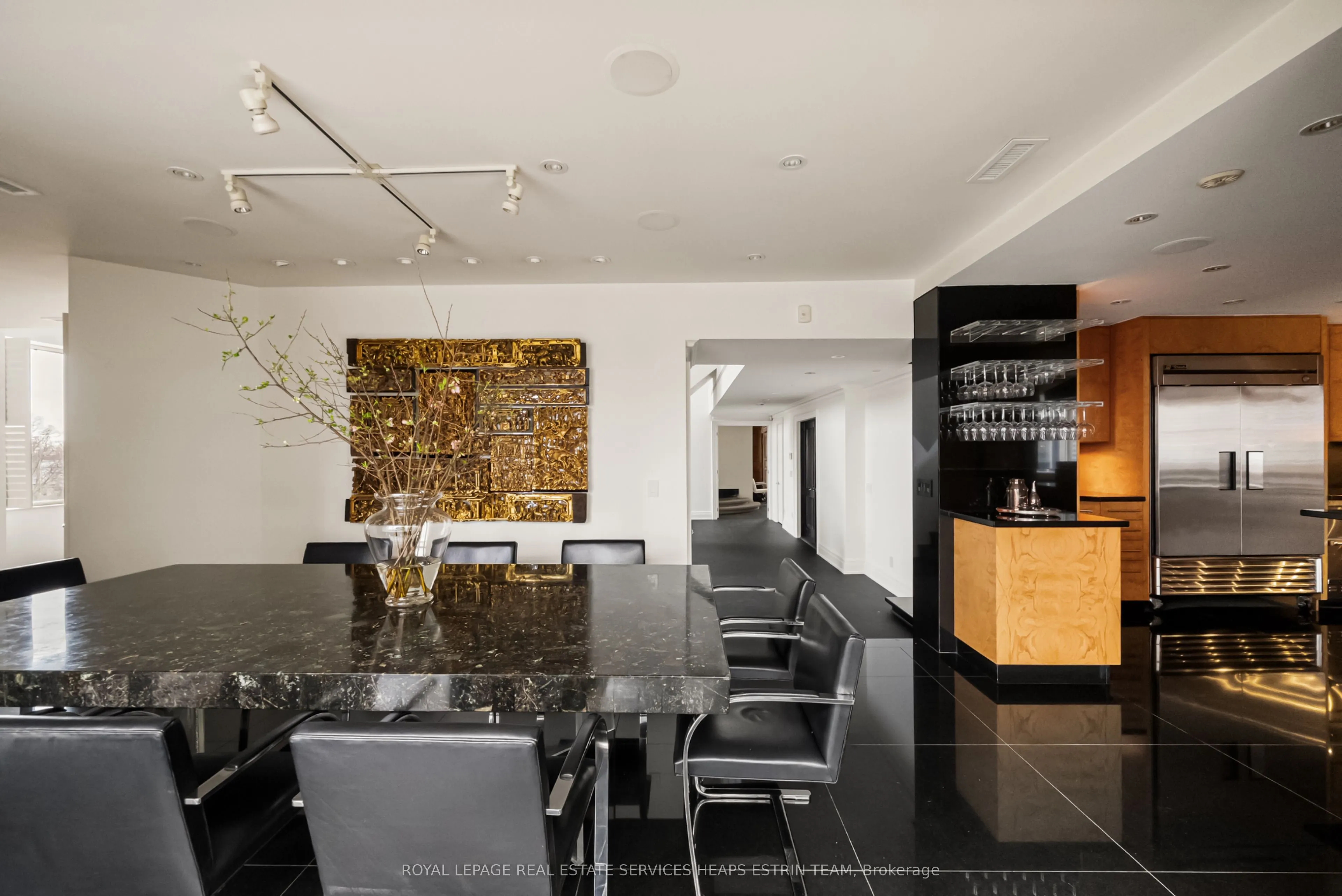2 Lynwood Avenue #PH1