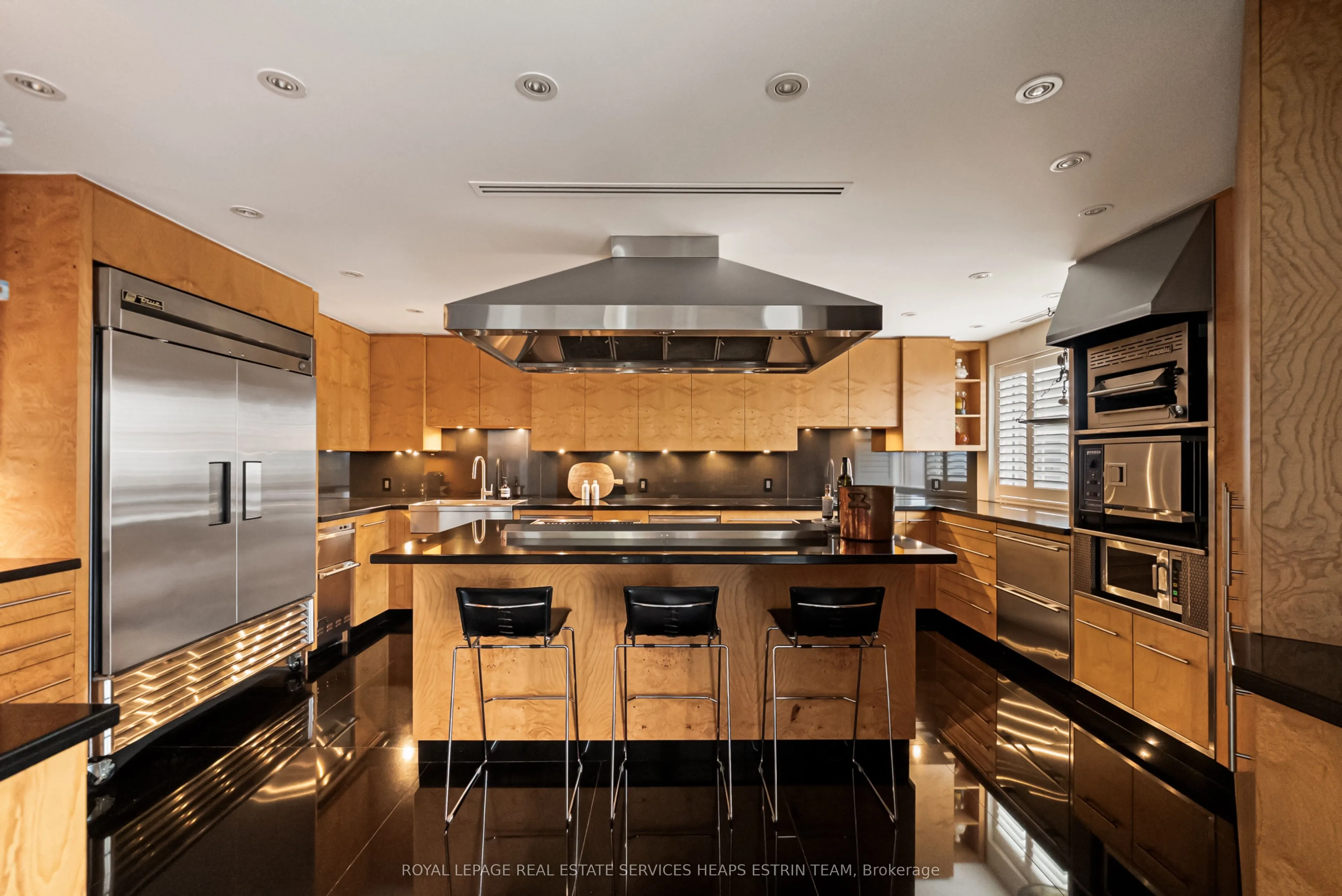 2 Lynwood Avenue #PH1