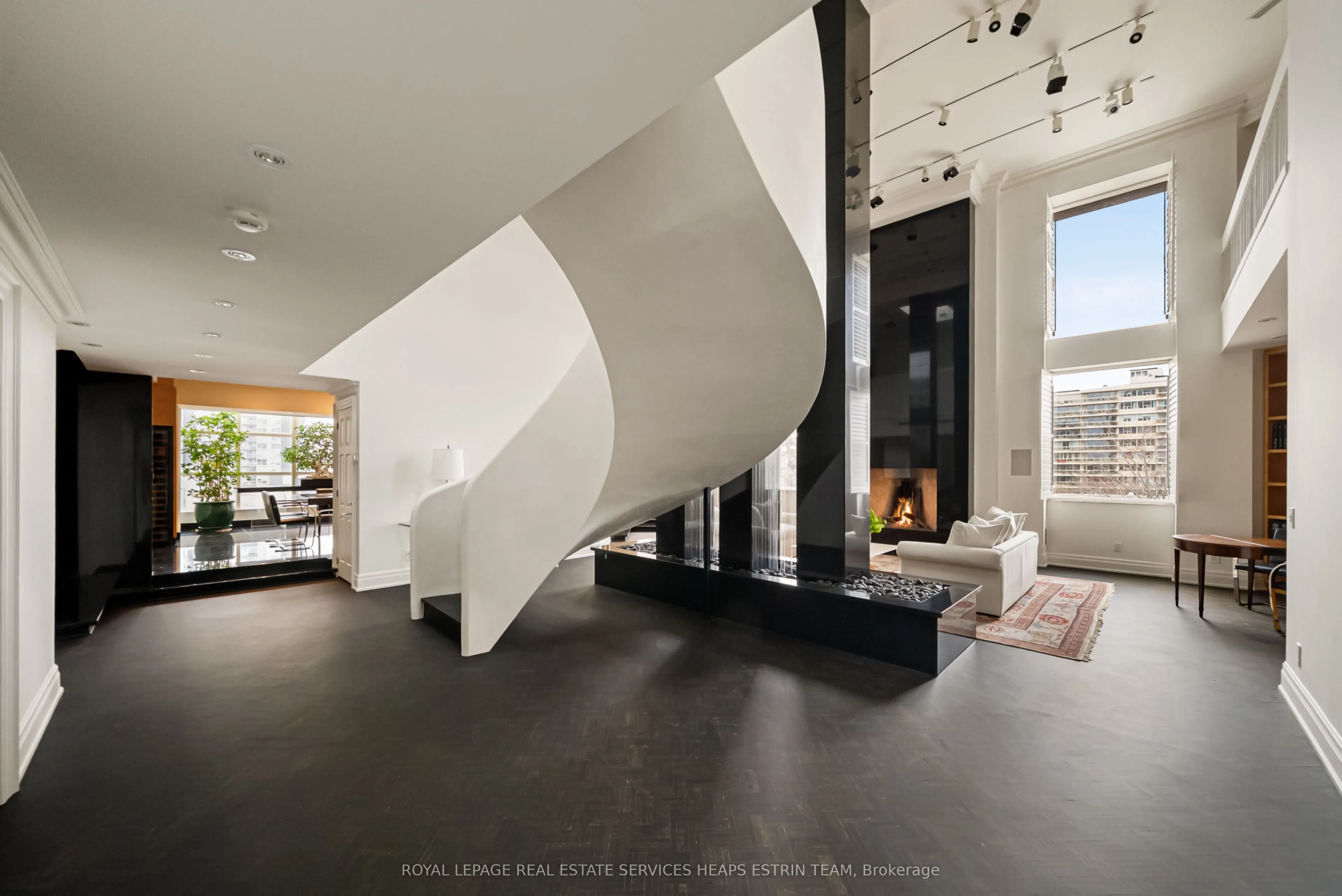 2 Lynwood Avenue #PH1