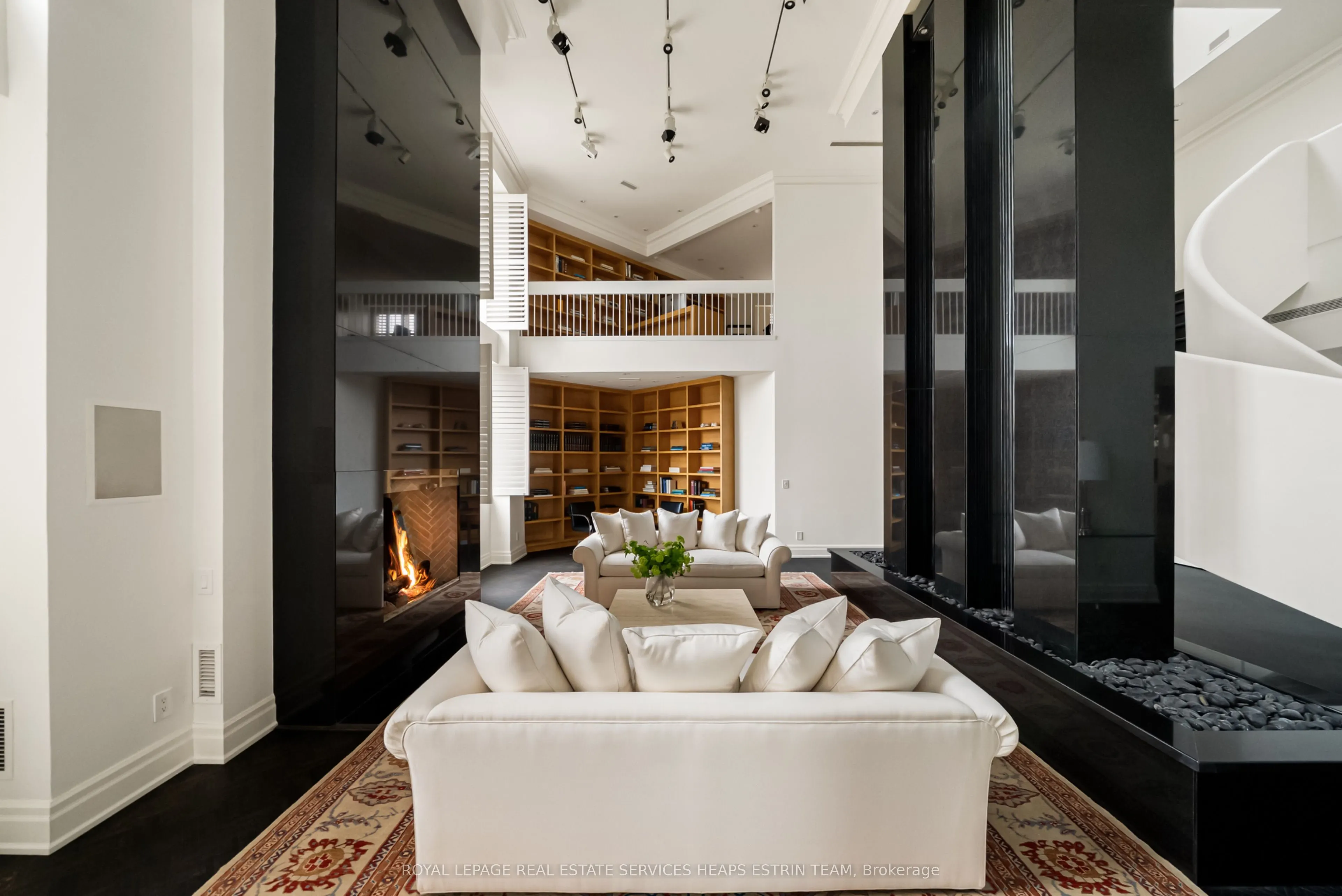 2 Lynwood Avenue #PH1