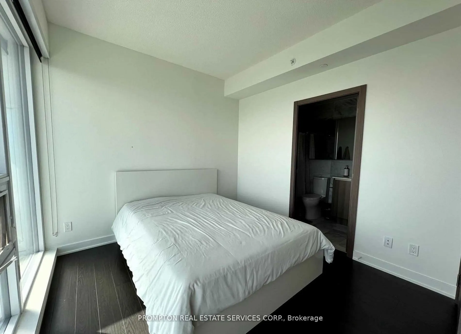 19 Bathurst Street #3911