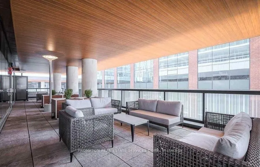 19 Bathurst Street #3911