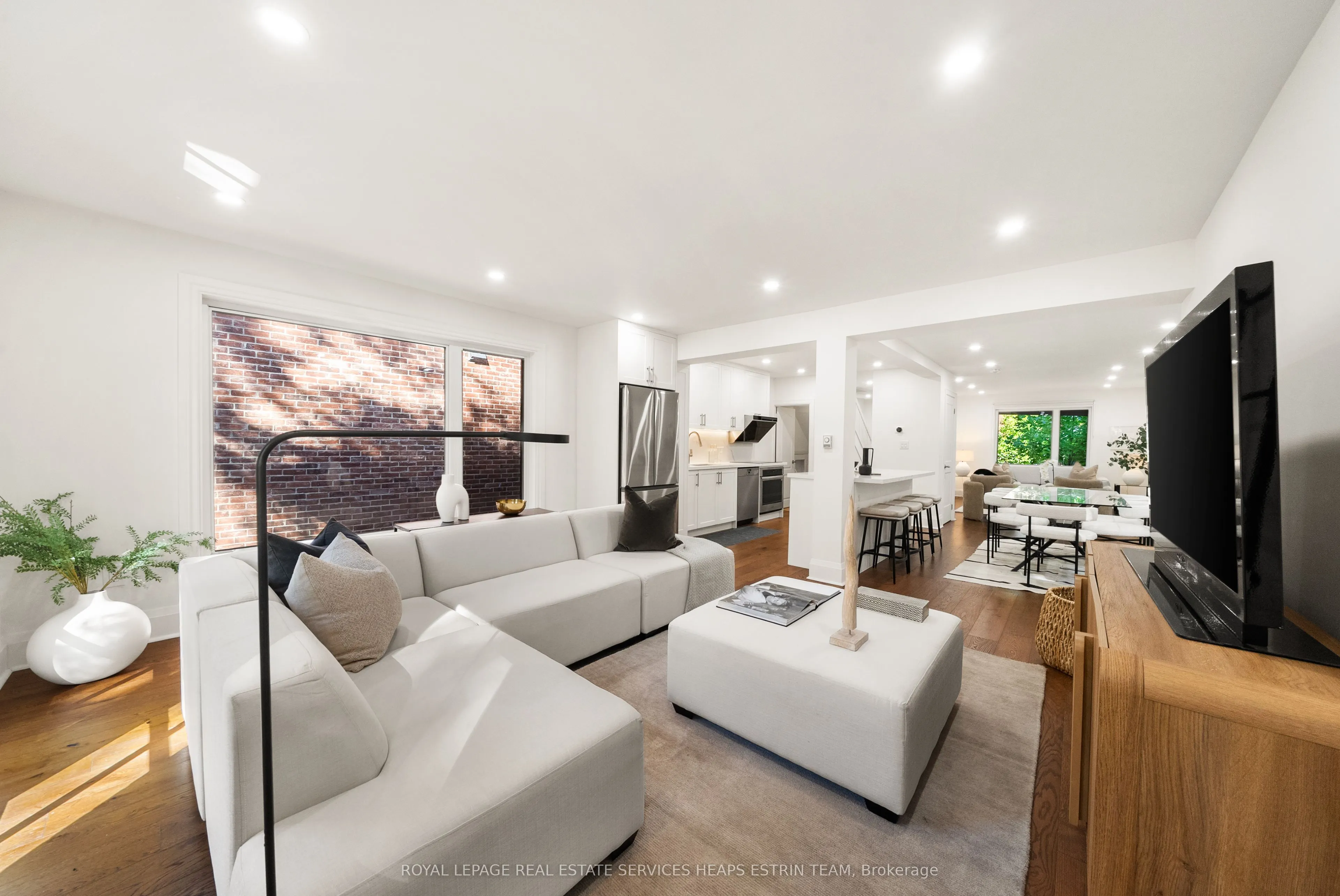 231 Heath Street E