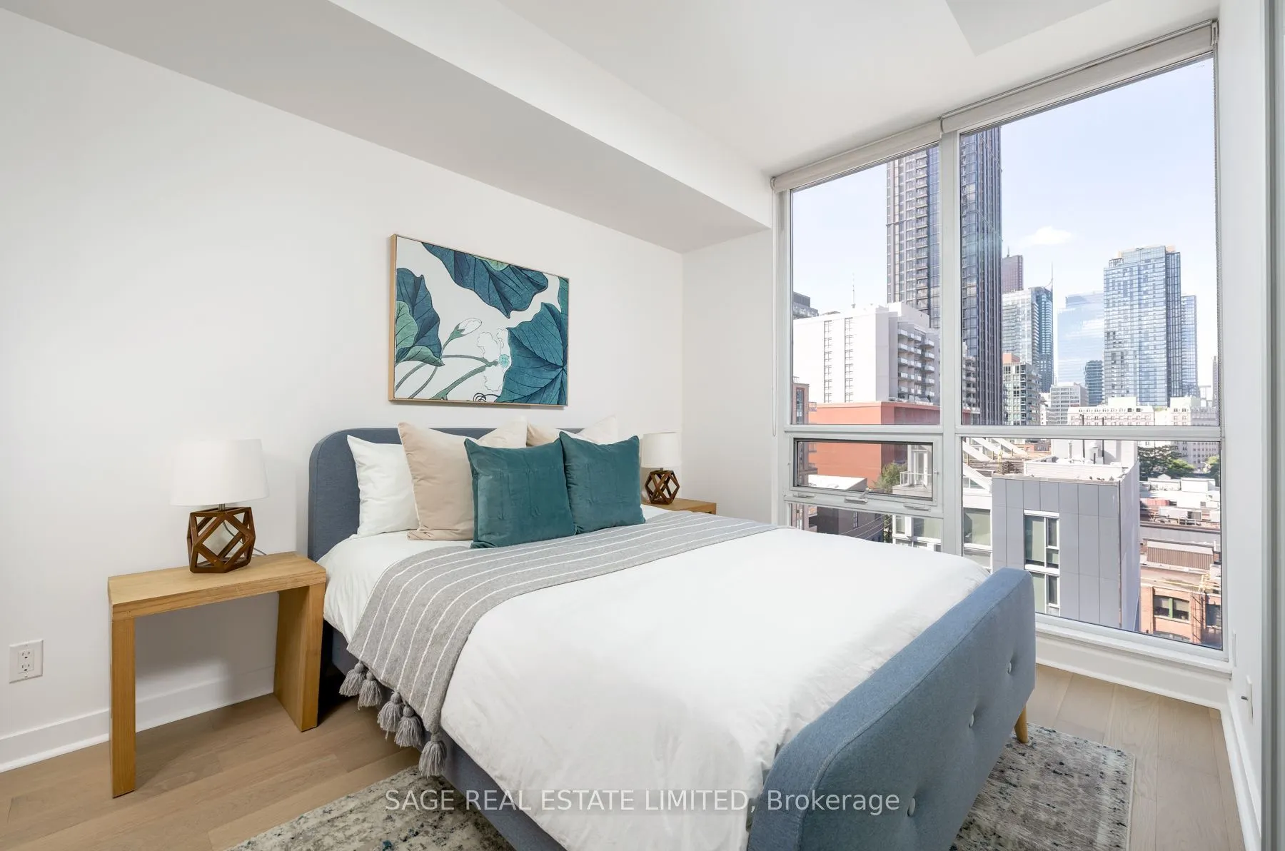 320 Richmond Street E #905