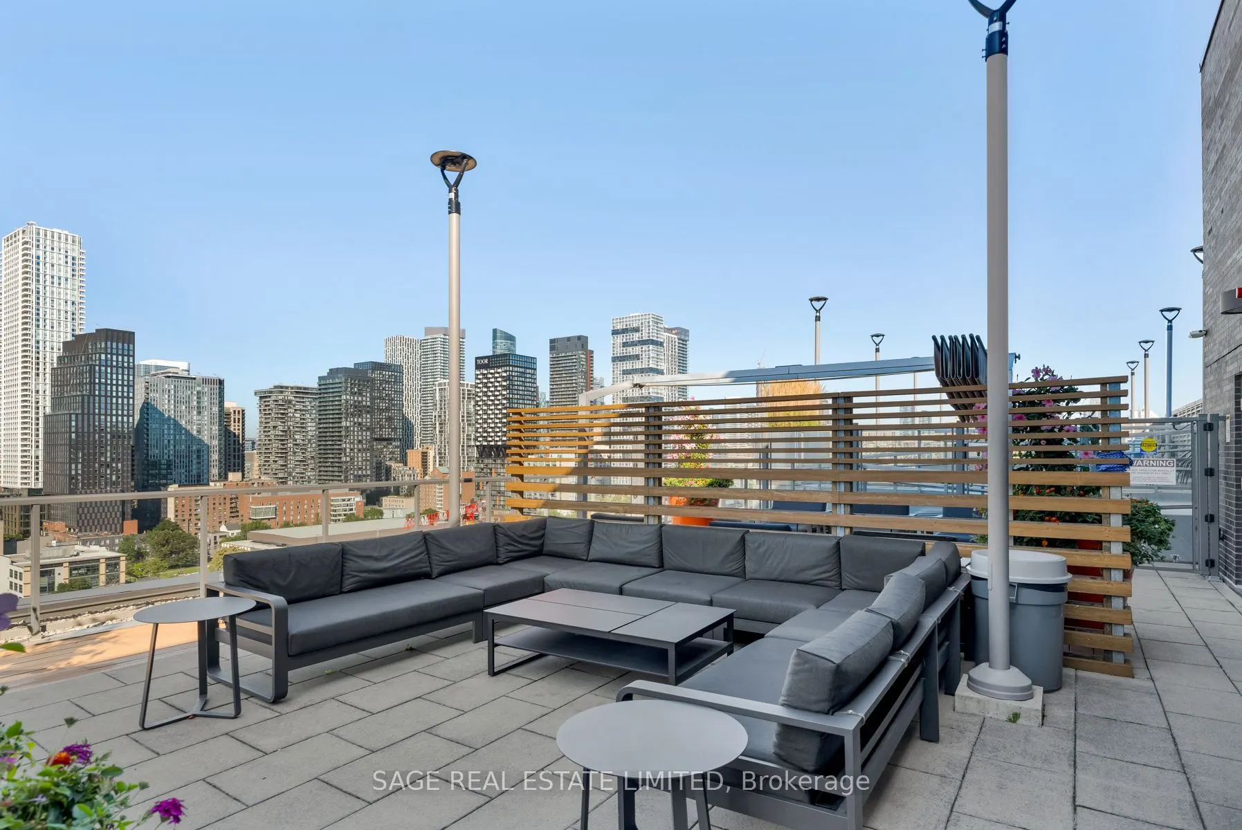 320 Richmond Street E #905