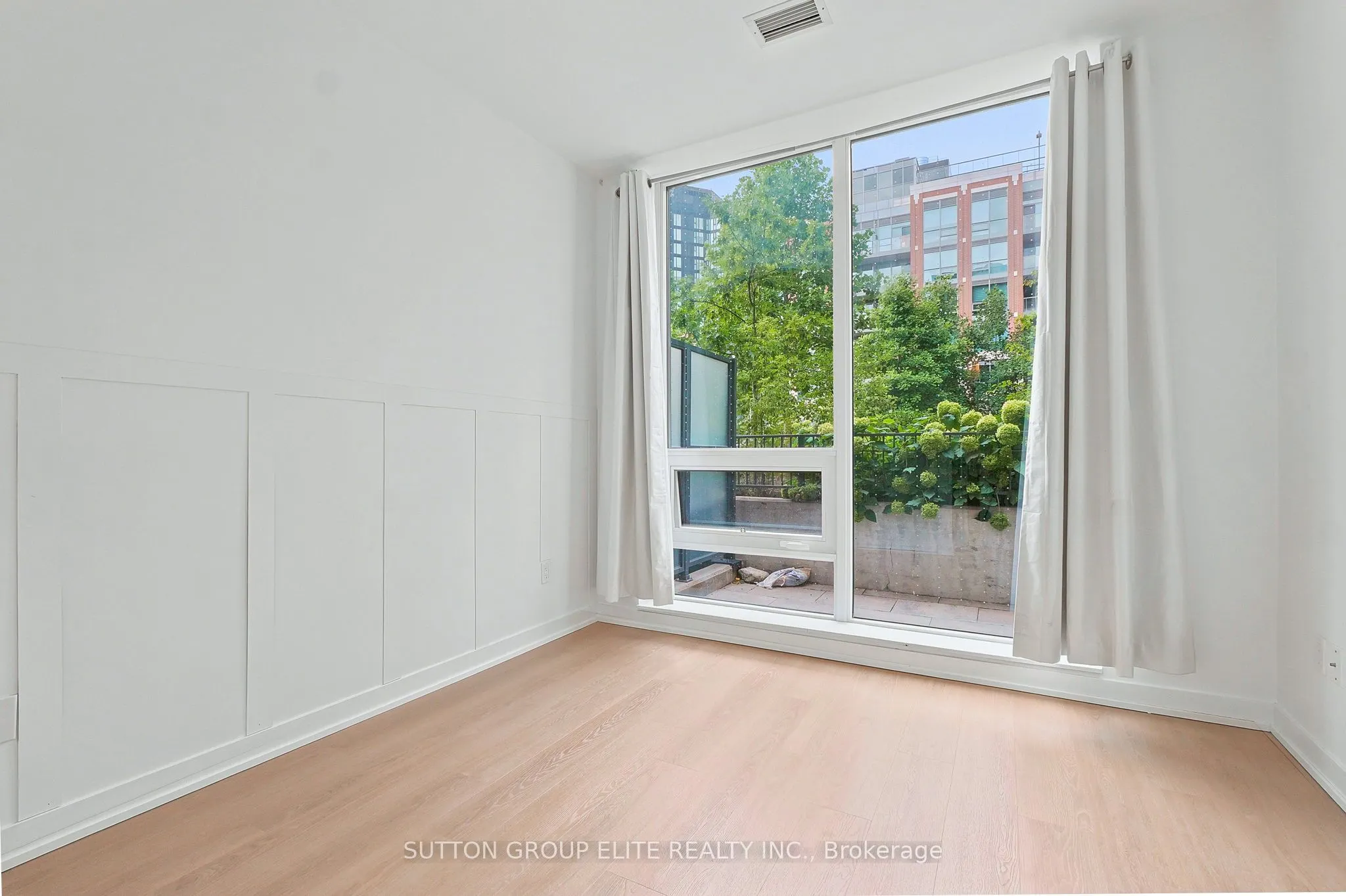 31 Tippett Road #106