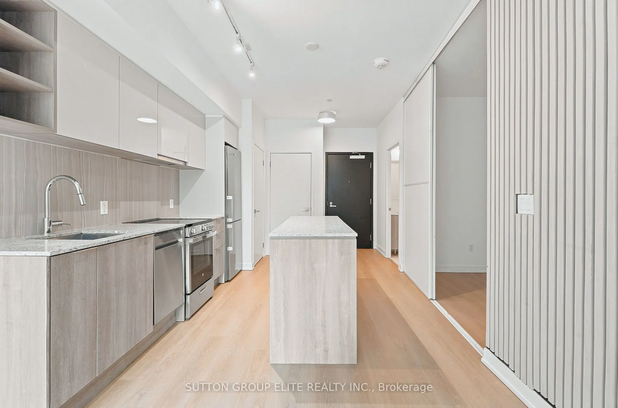 31 Tippett Road #106