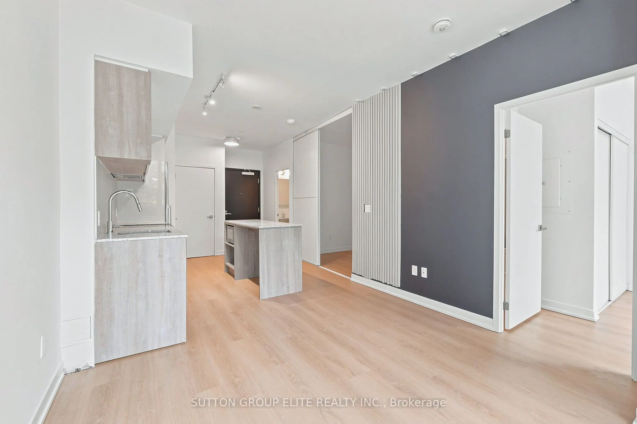 31 Tippett Road #106
