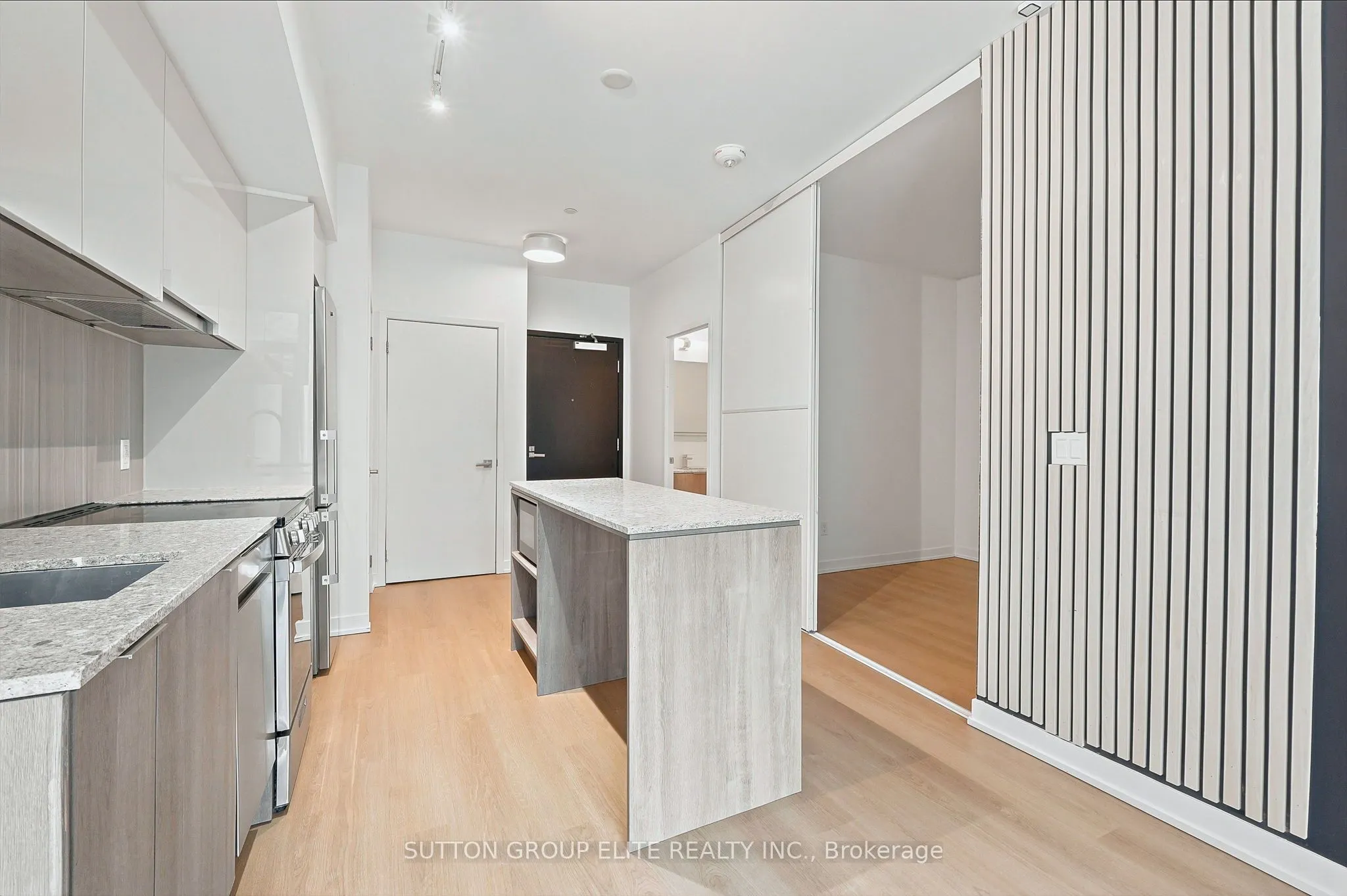 31 Tippett Road #106