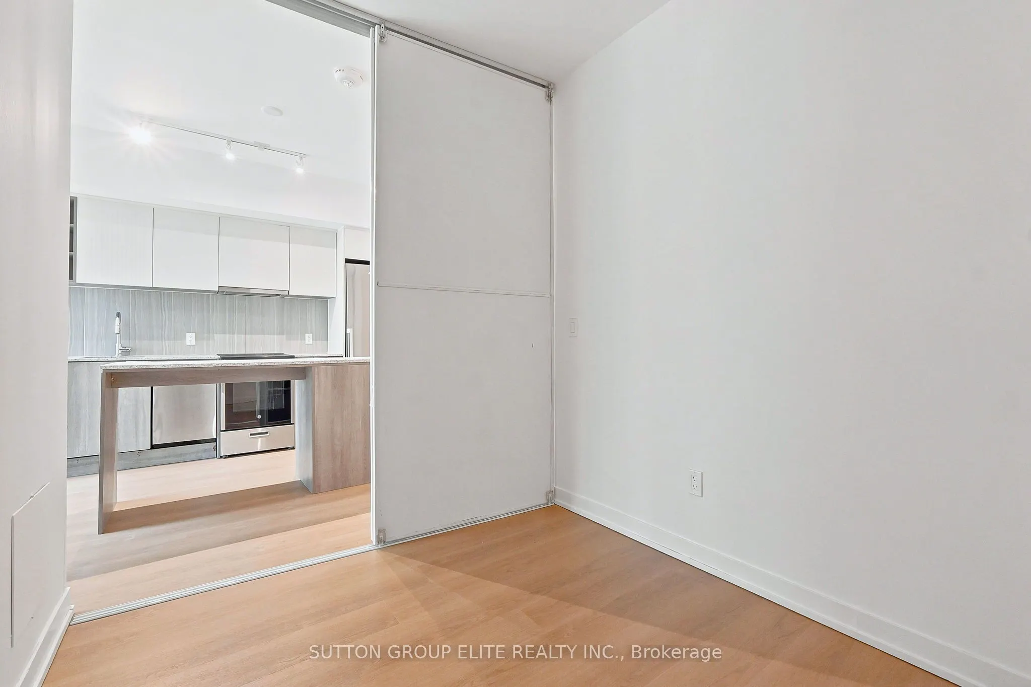 31 Tippett Road #106