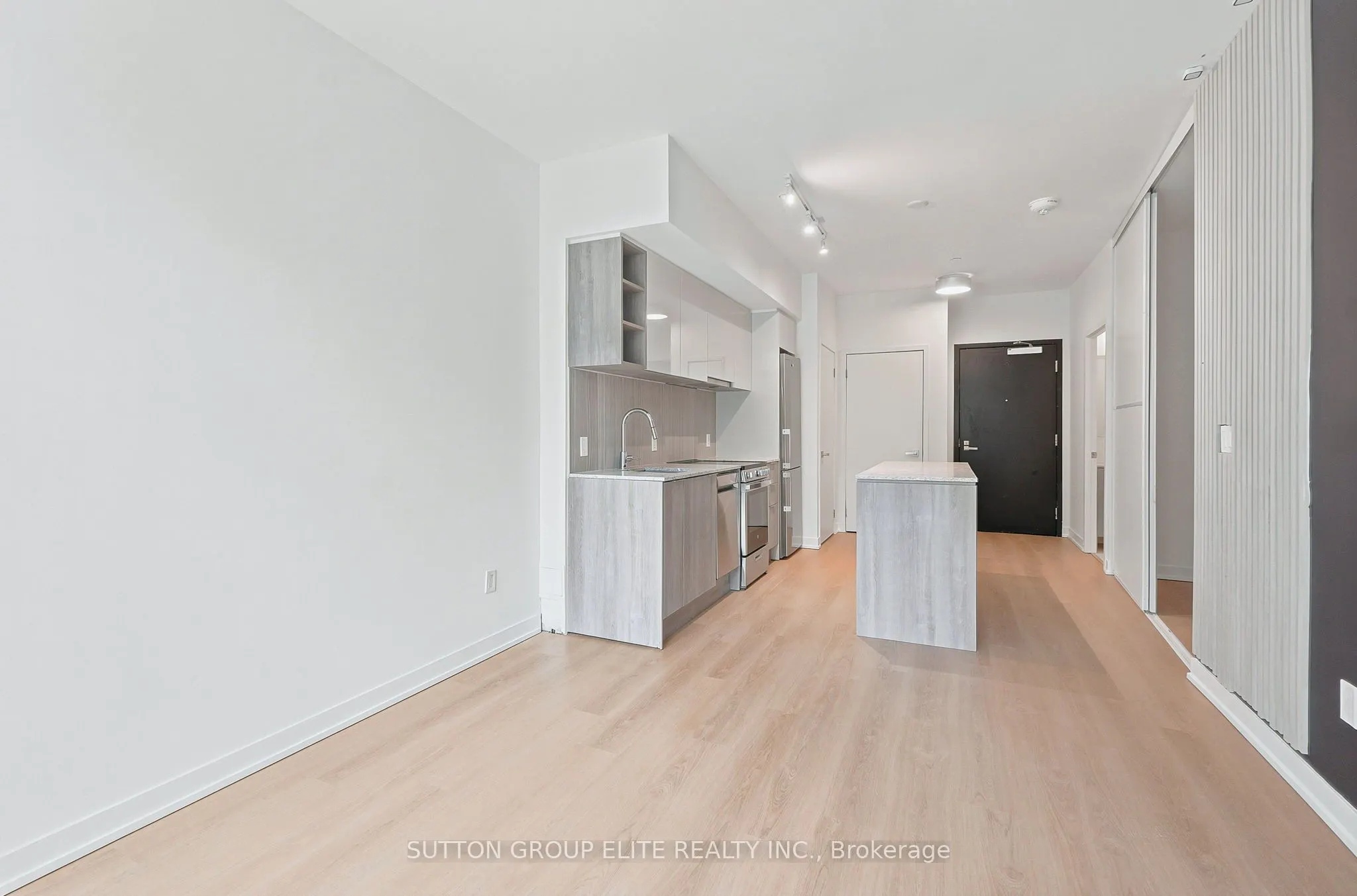 31 Tippett Road #106