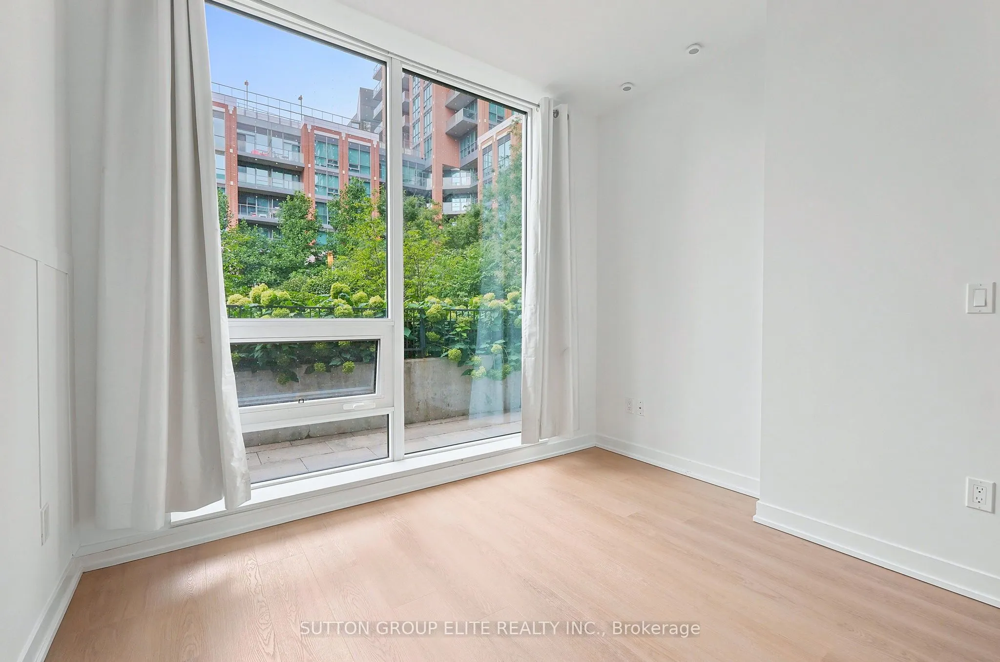 31 Tippett Road #106