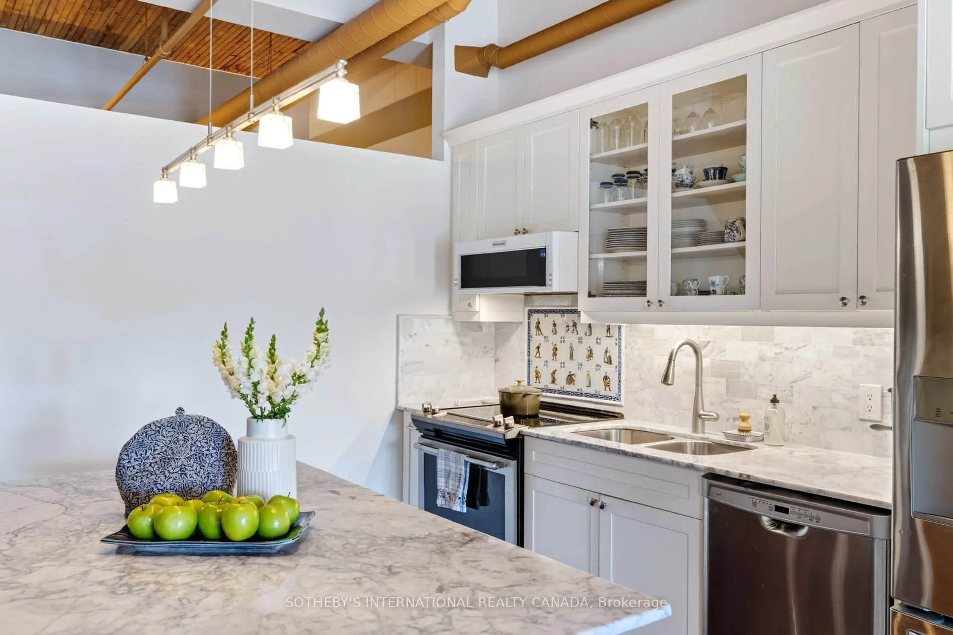 993 Queen Street W #208