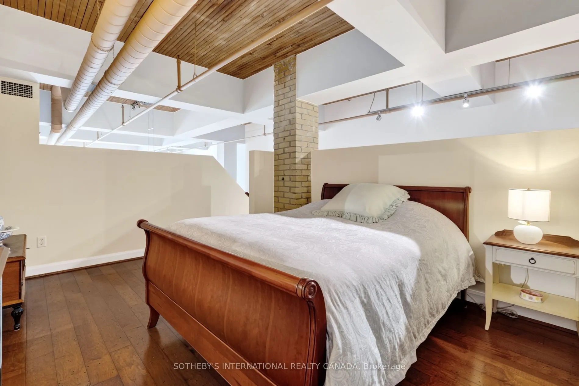 993 Queen Street W #208