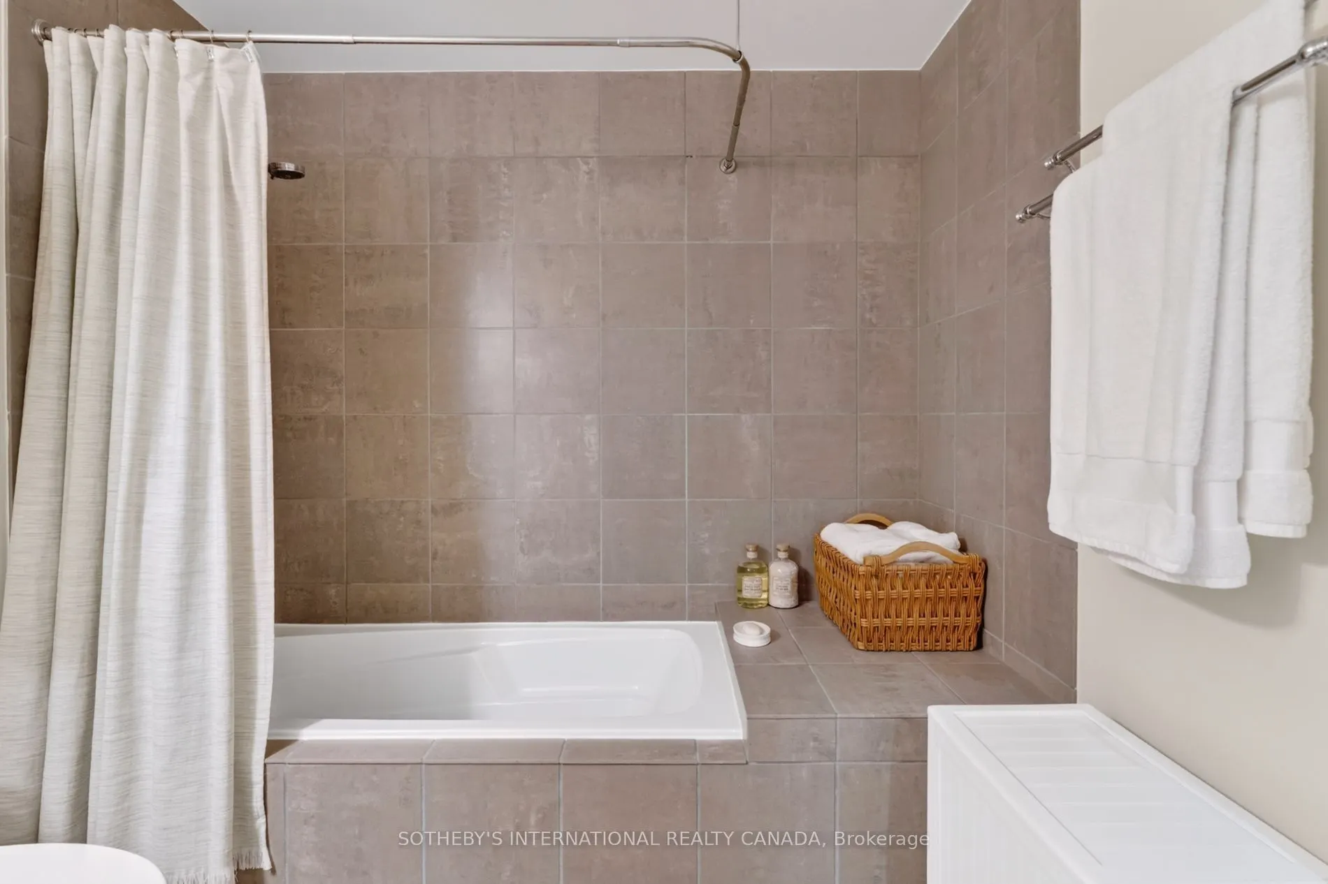 993 Queen Street W #208