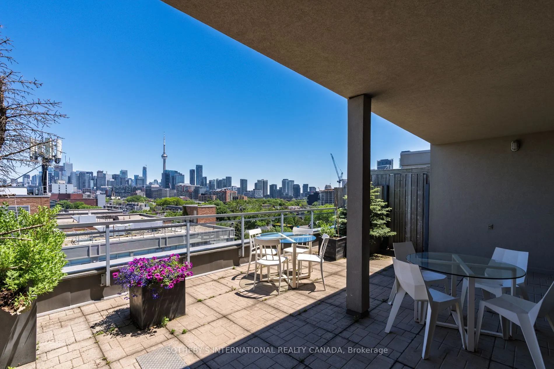 993 Queen Street W #208