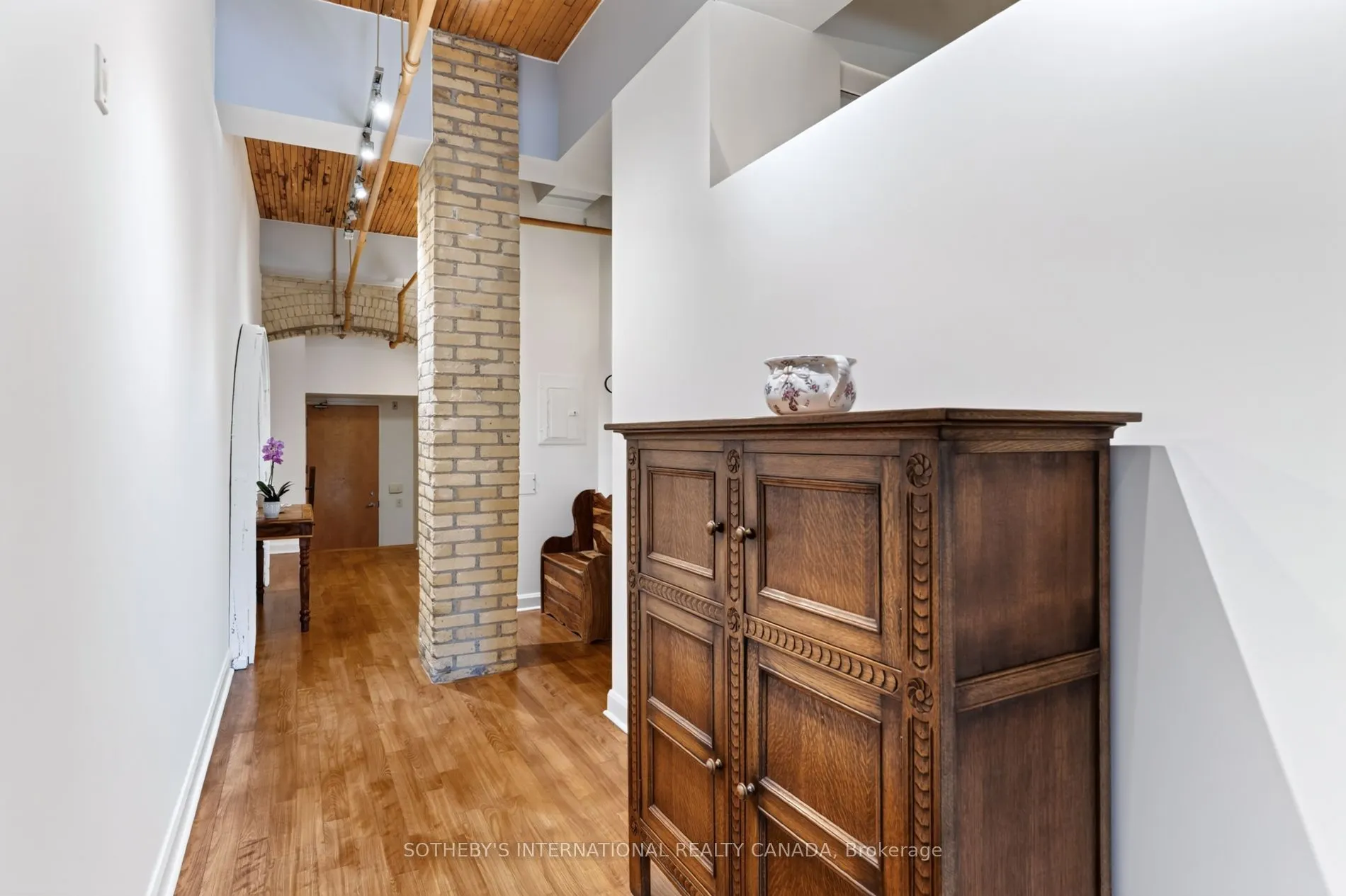 993 Queen Street W #208