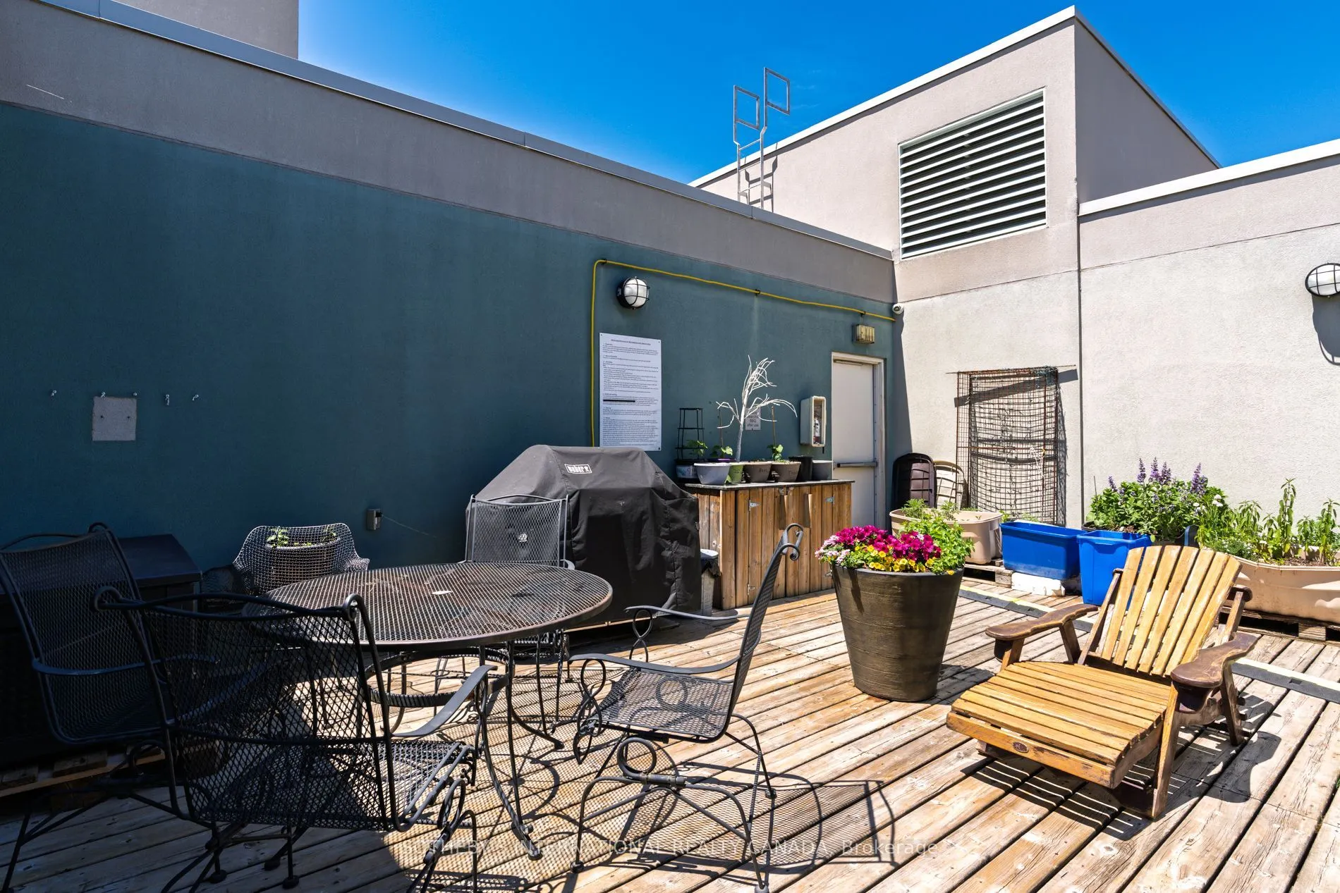 993 Queen Street W #208
