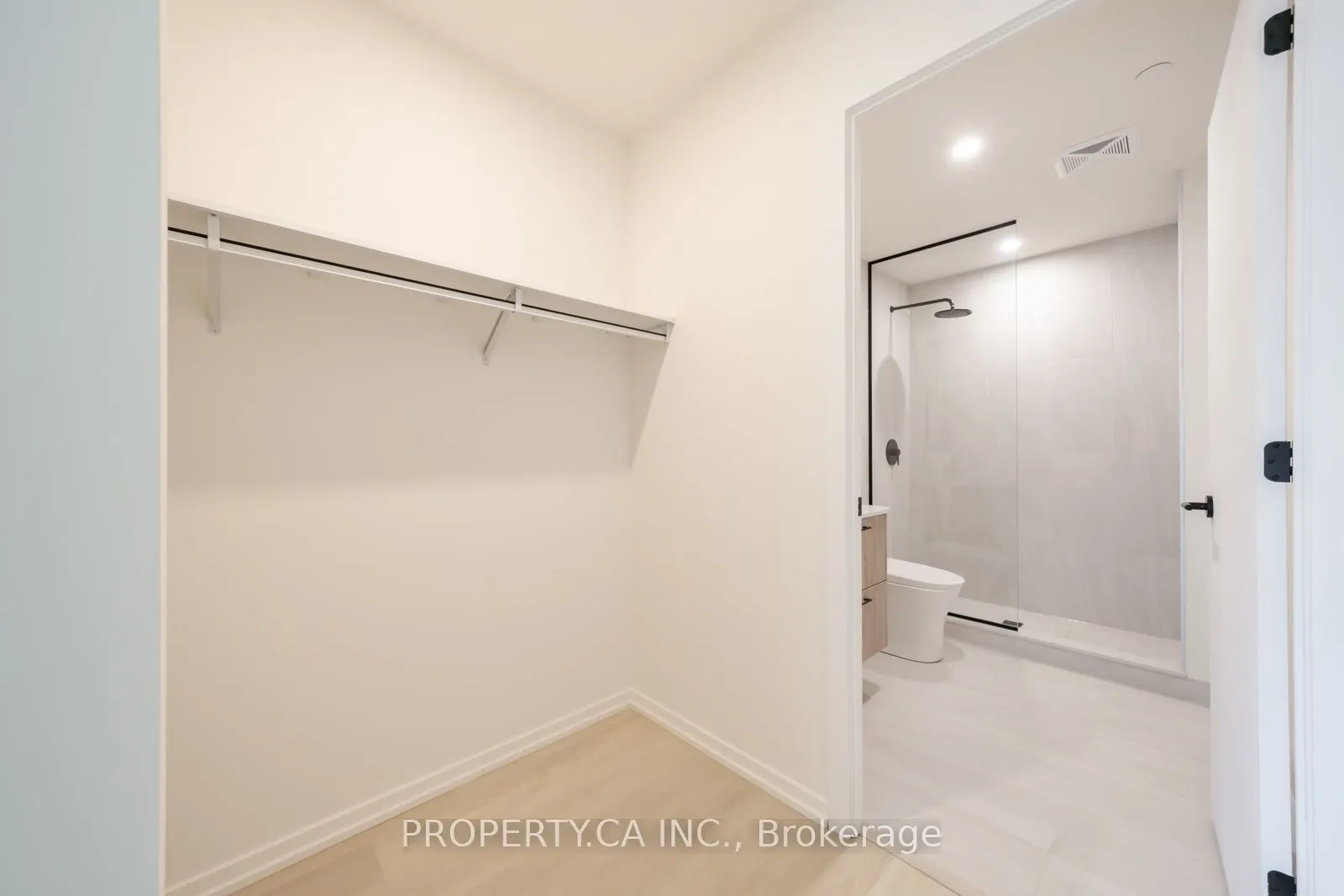 109 Erskine Avenue #1908