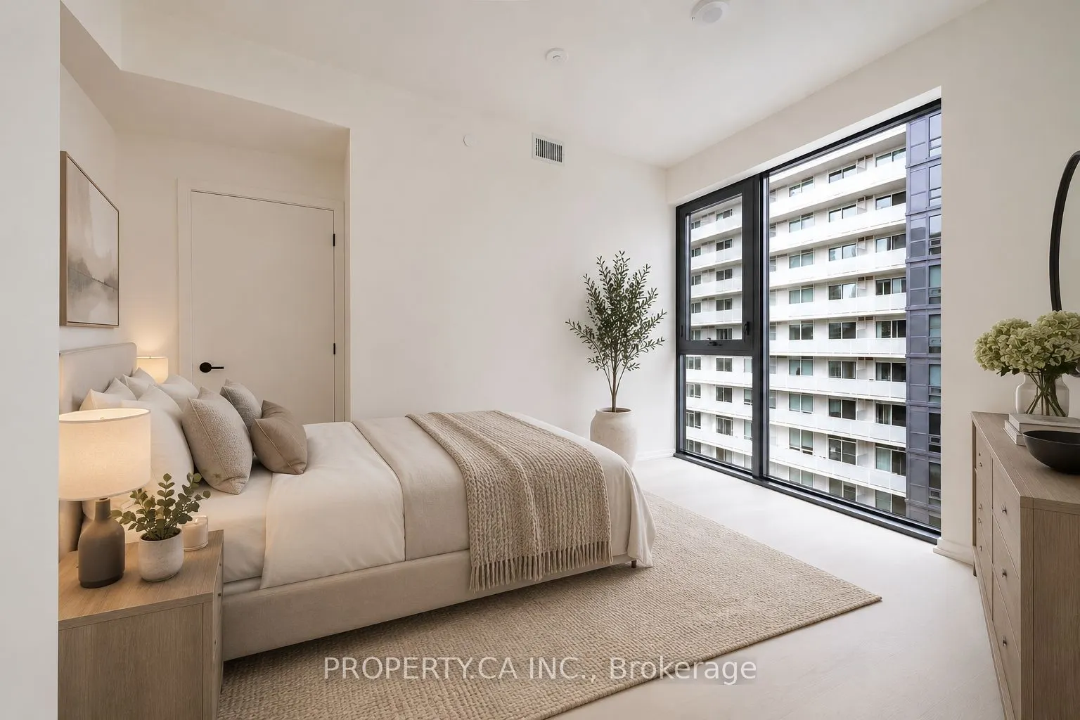 109 Erskine Avenue #1908