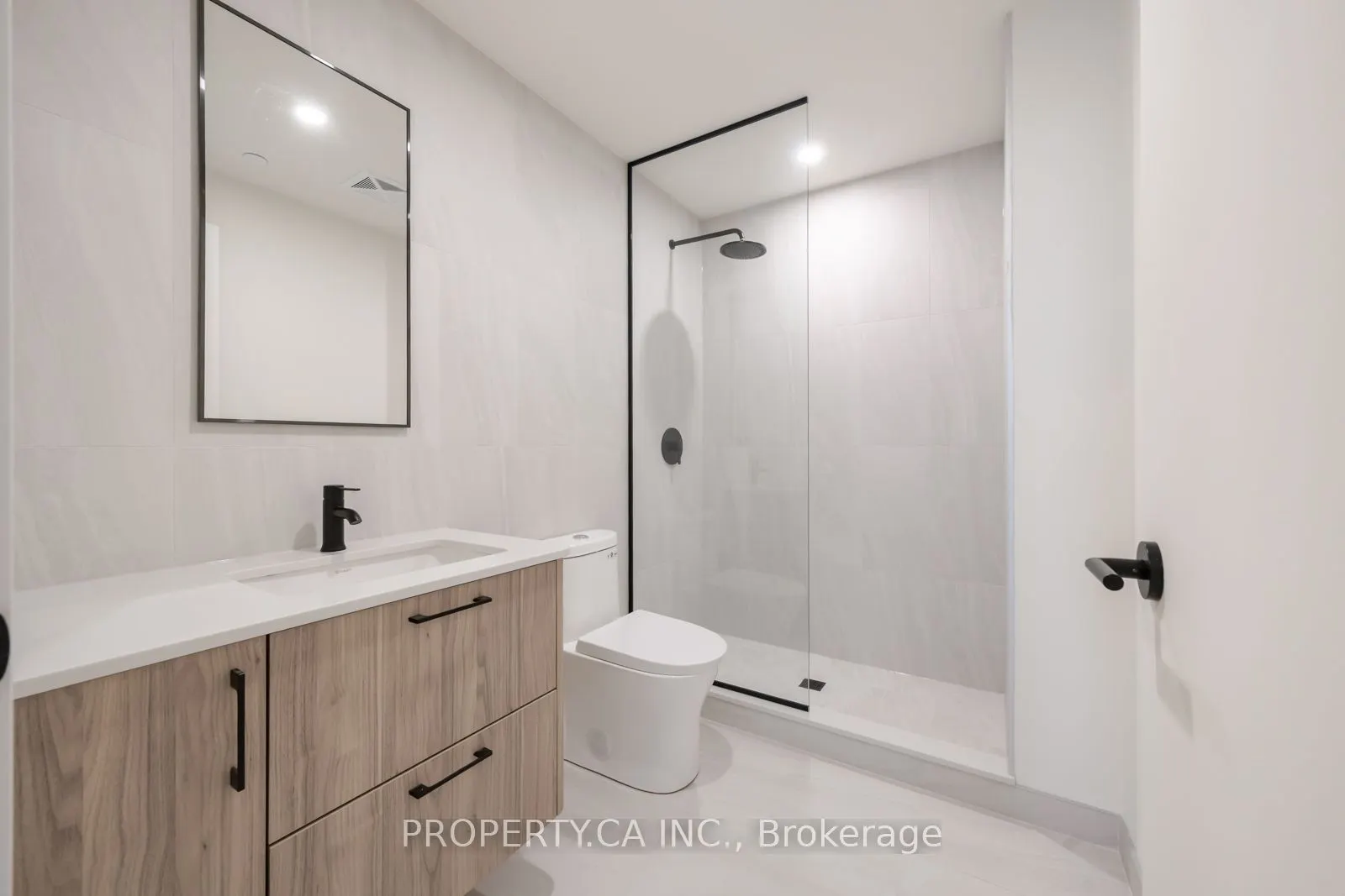109 Erskine Avenue #1908