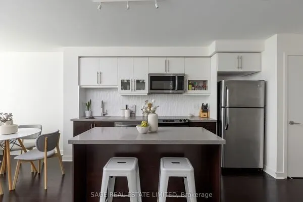 1169 Queen Street W #419