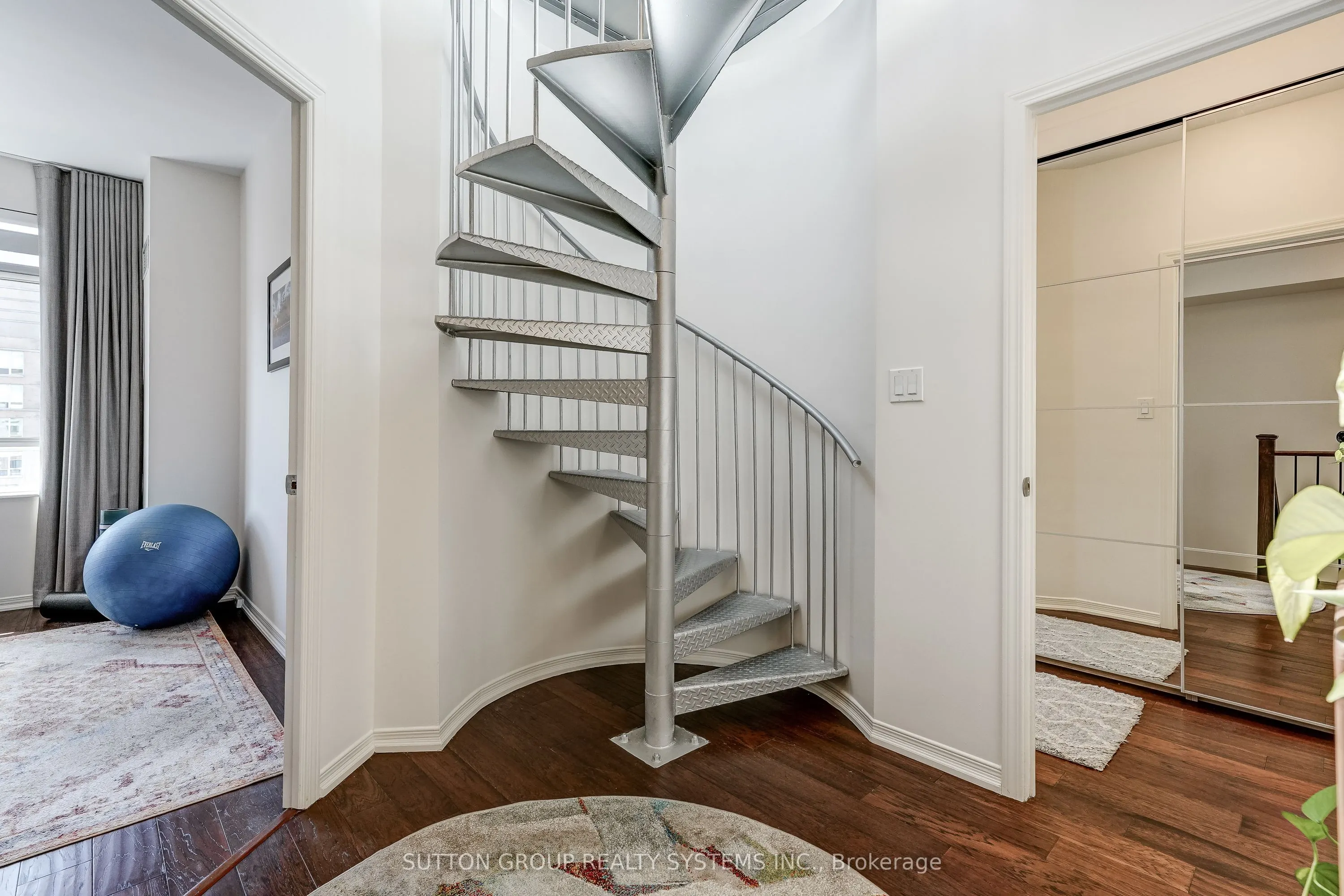 39 Jarvis Street #PH807
