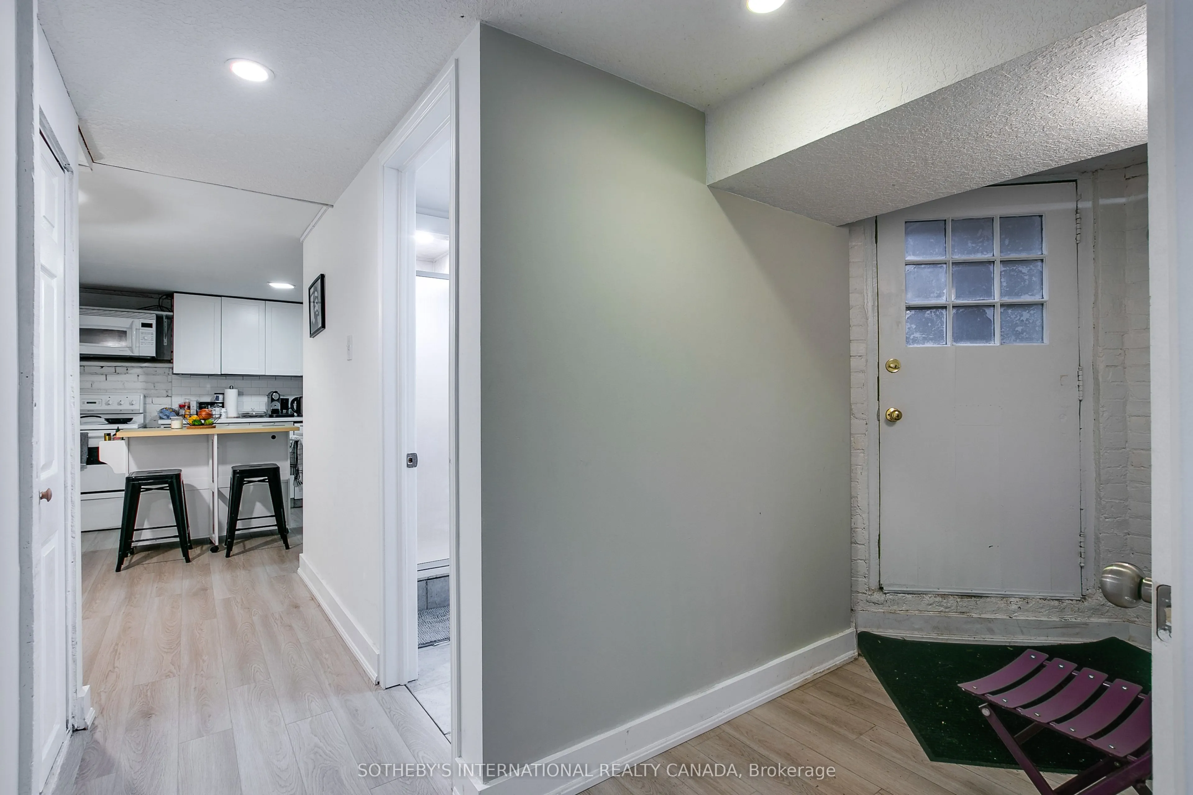 36 Aberdeen Avenue