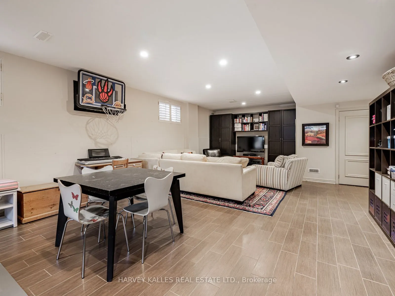 55 Viewmount Avenue