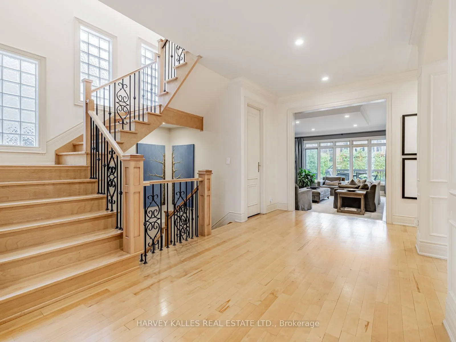55 Viewmount Avenue