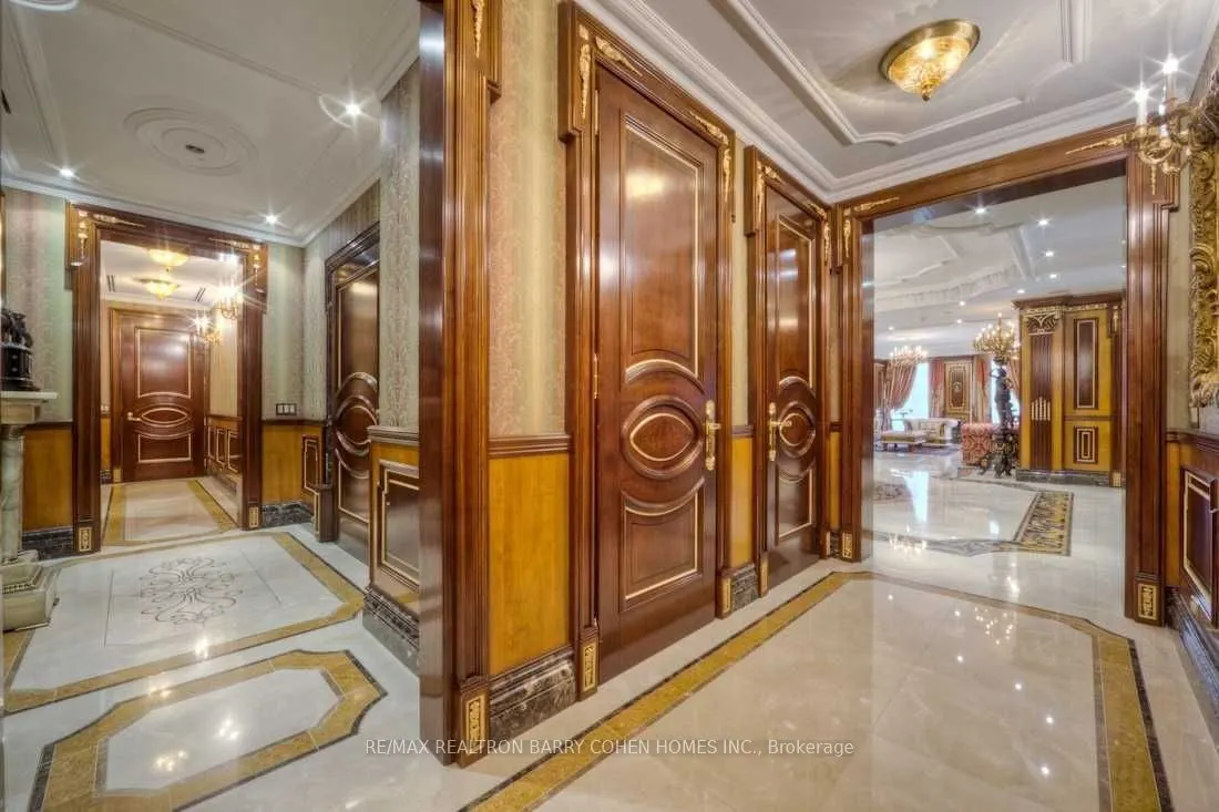 118 Yorkville Avenue #703