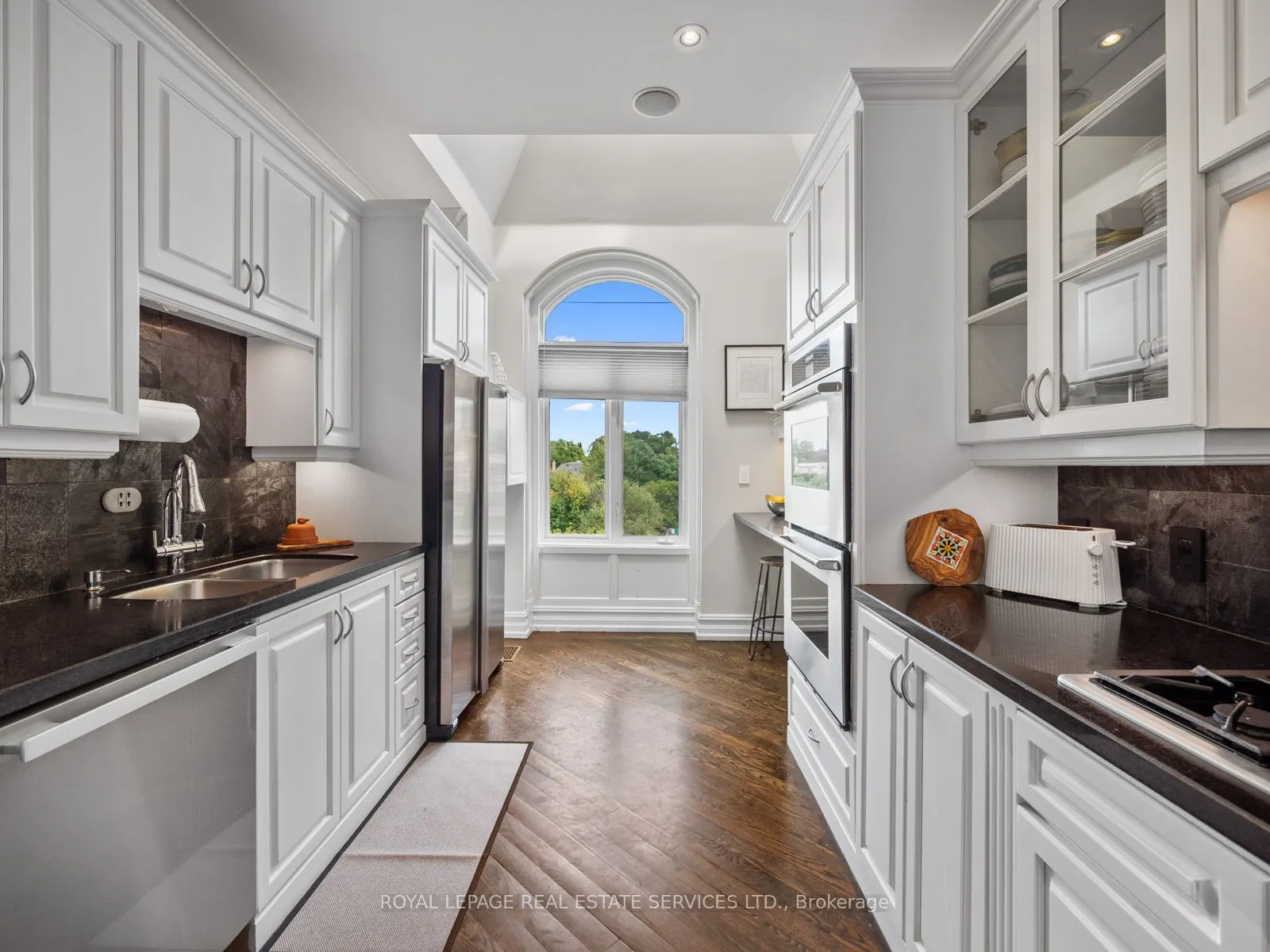 276 Spadina Road #4