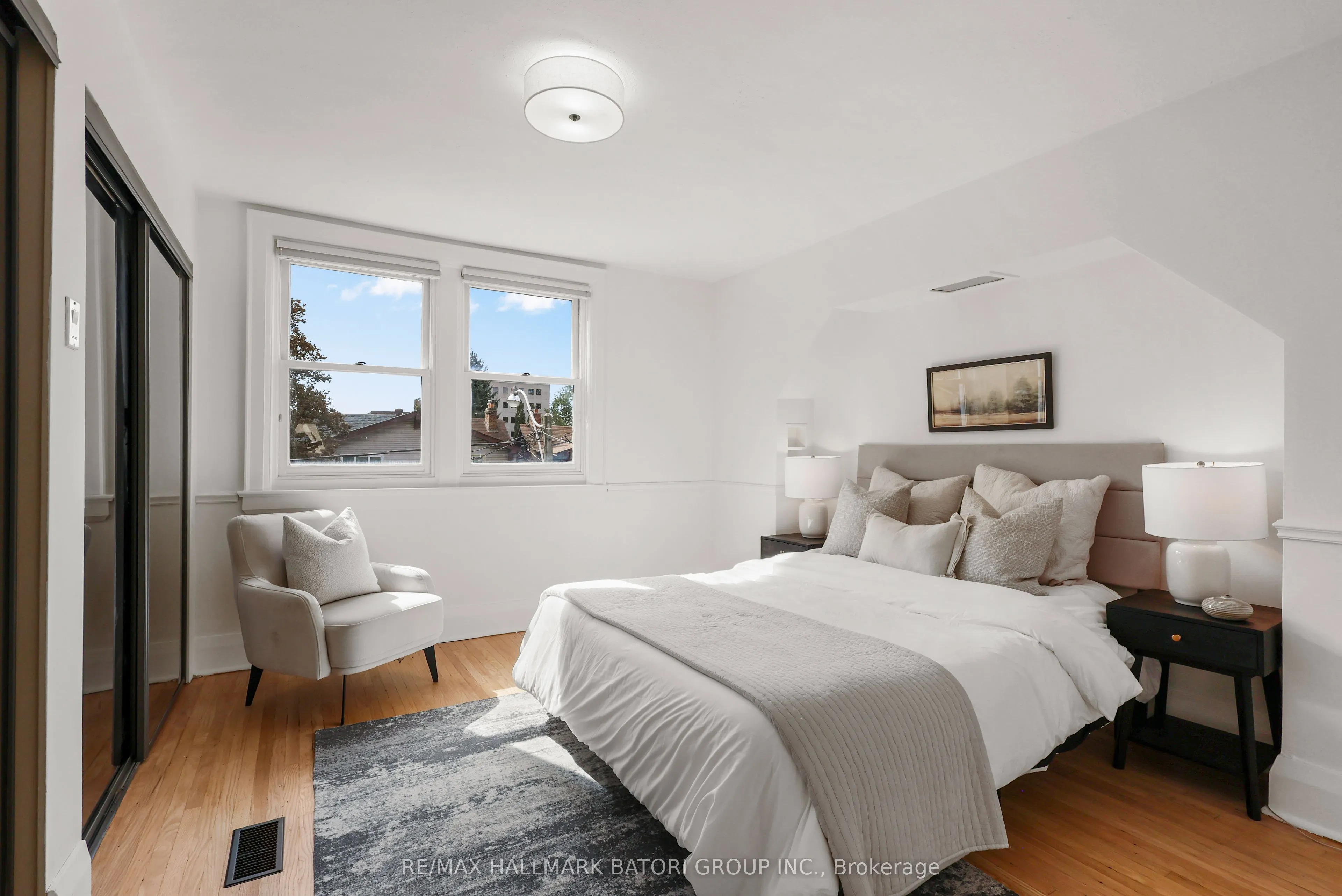 104 Orchard View Boulevard