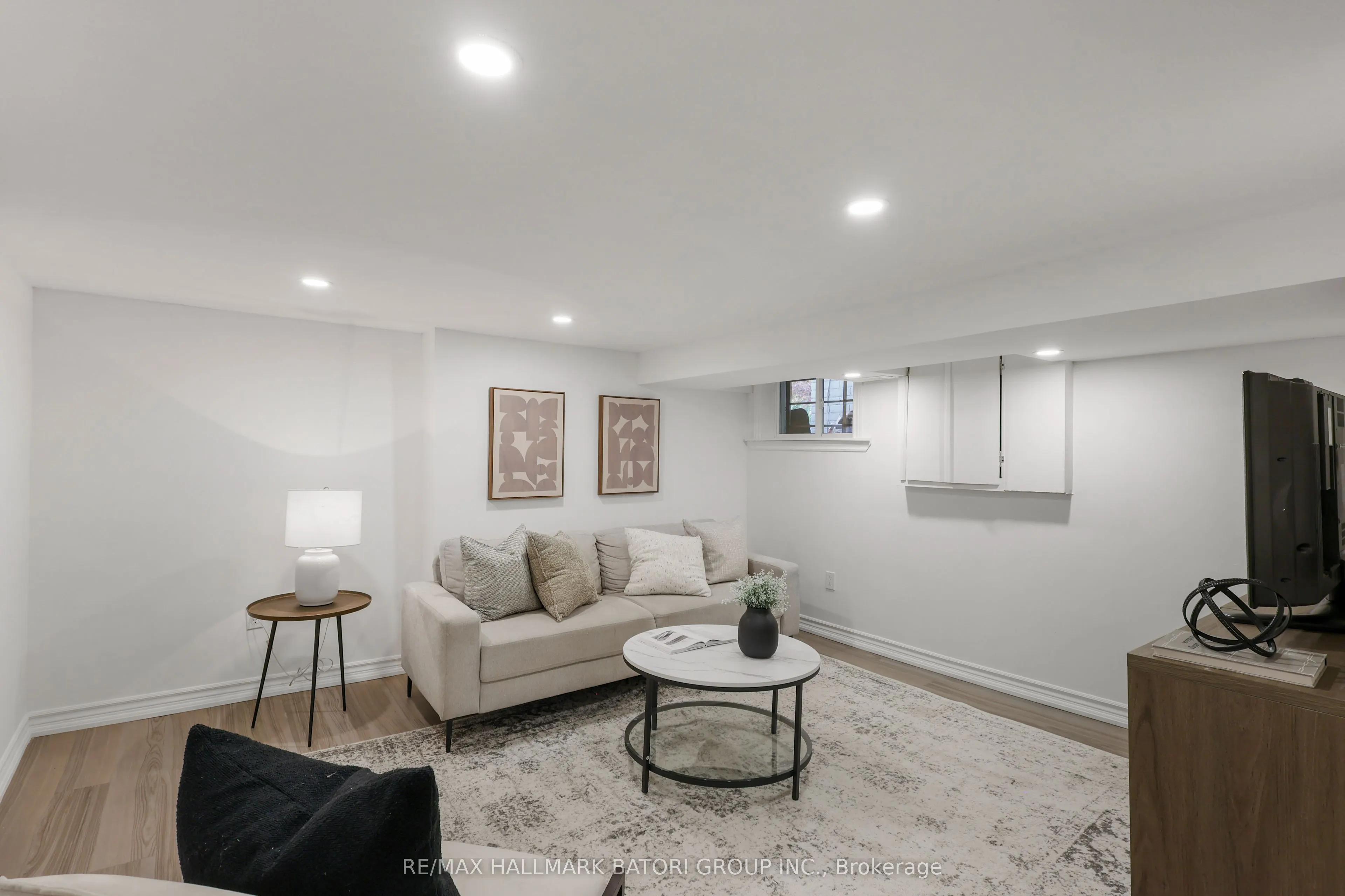 104 Orchard View Boulevard