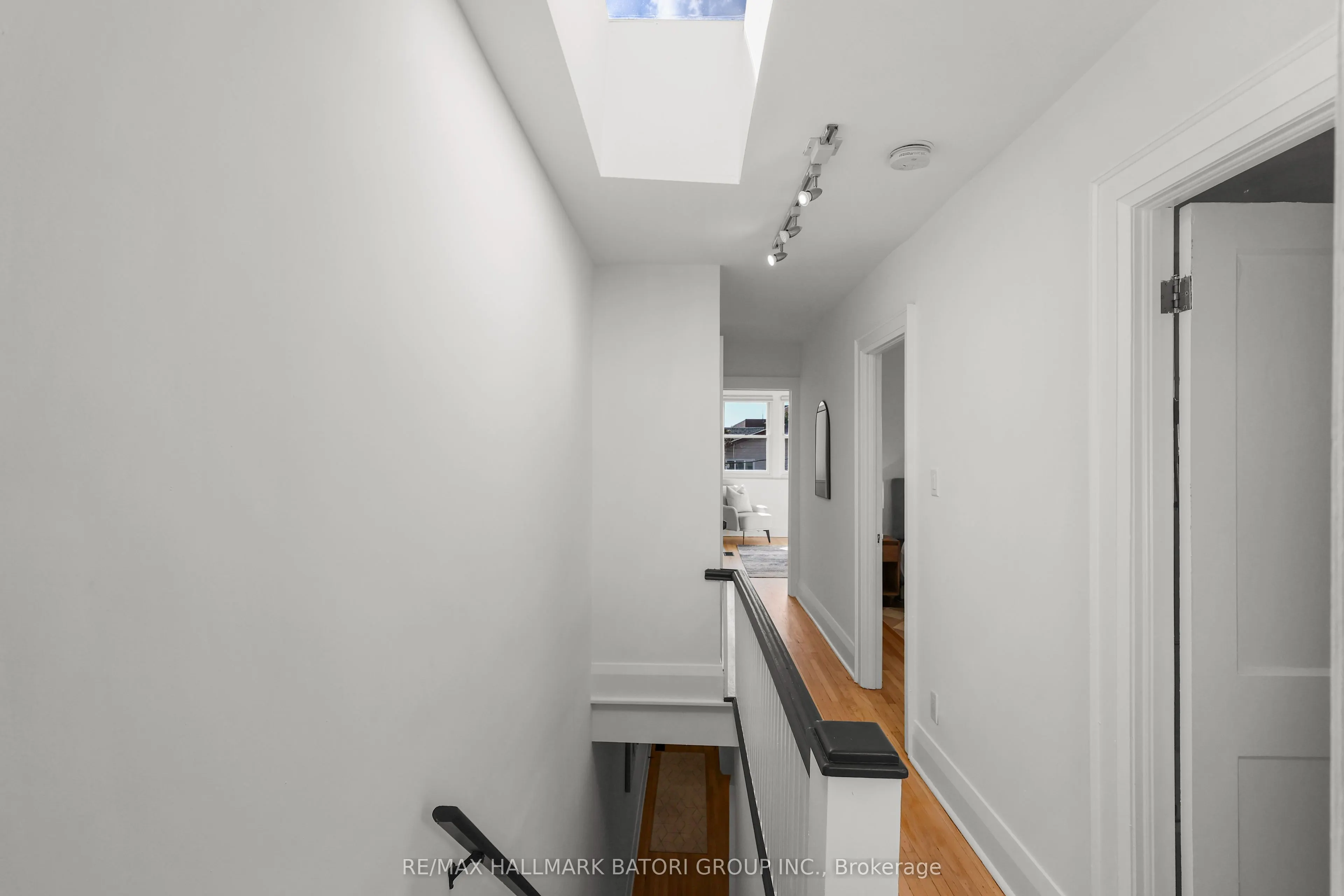 104 Orchard View Boulevard