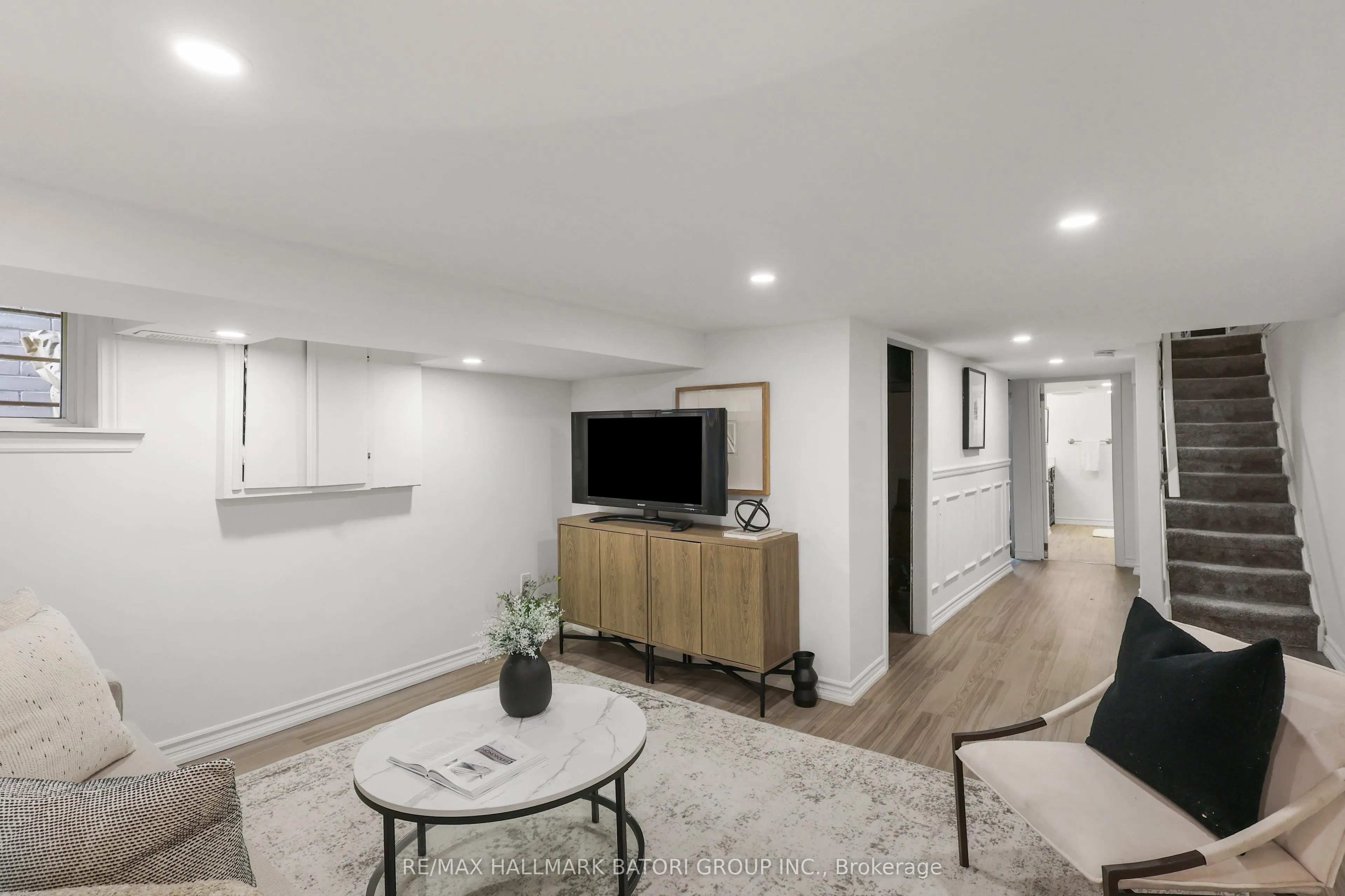 104 Orchard View Boulevard