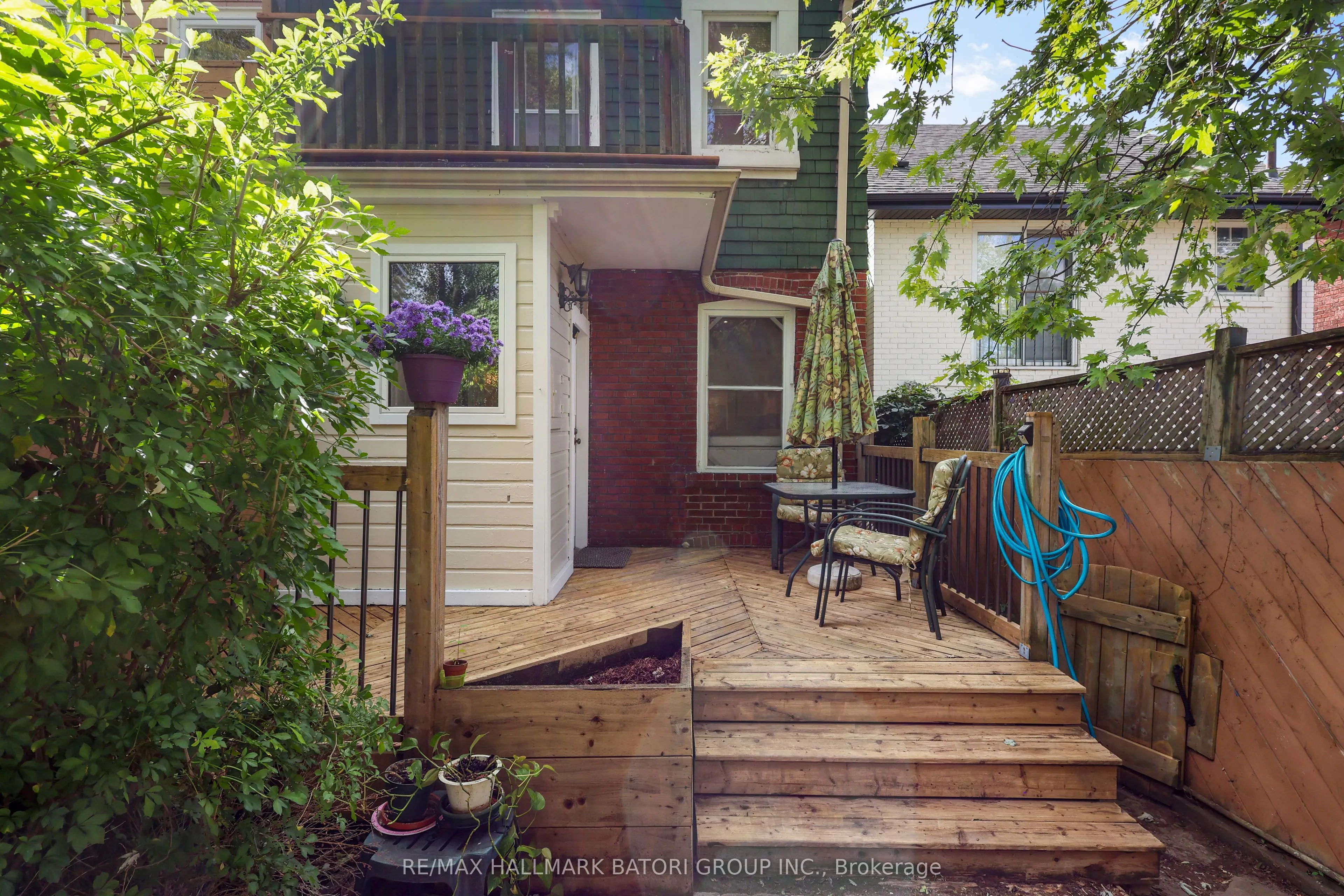 104 Orchard View Boulevard